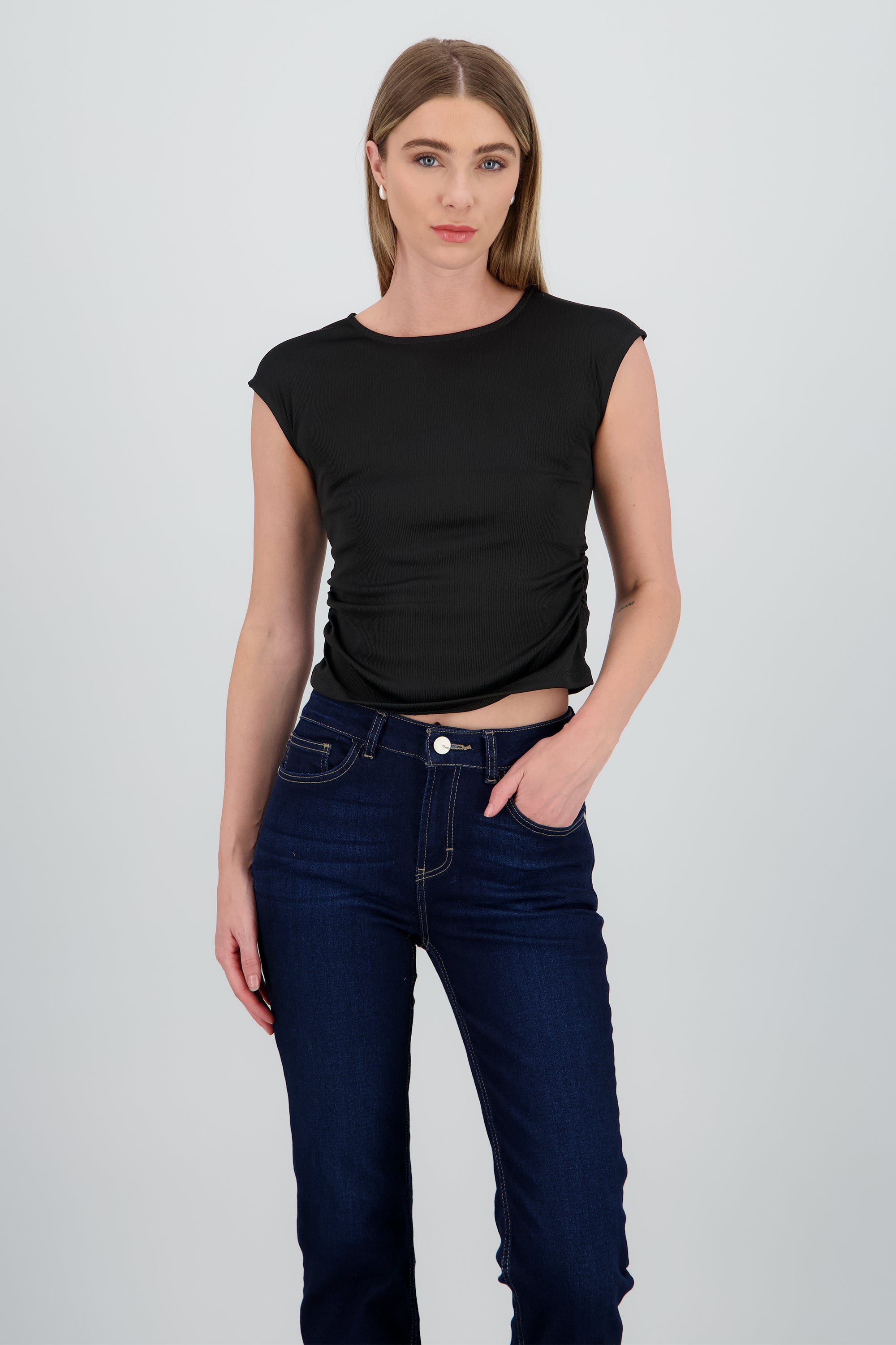 Top cuello alto sin mangas de rib NEGRO