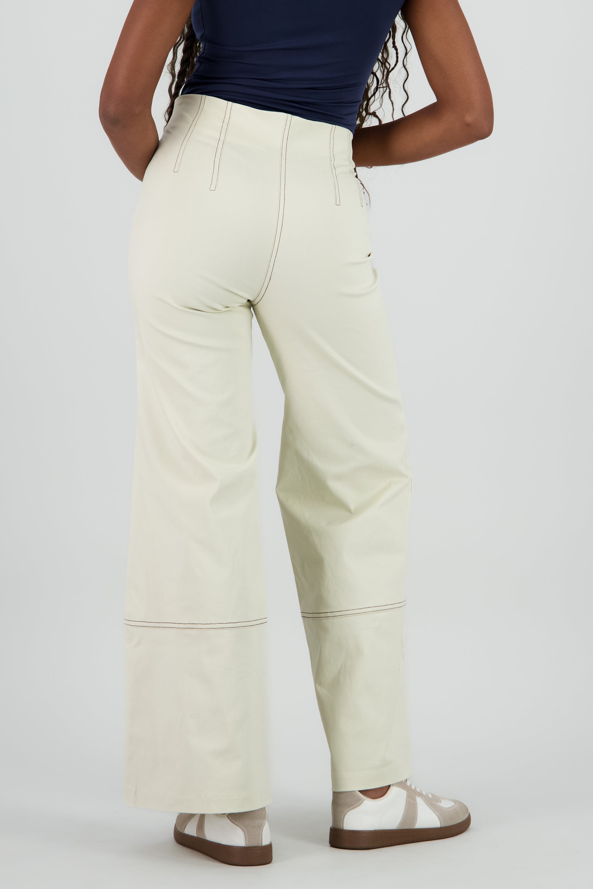 Pantalon amplio contraste costura HUESO