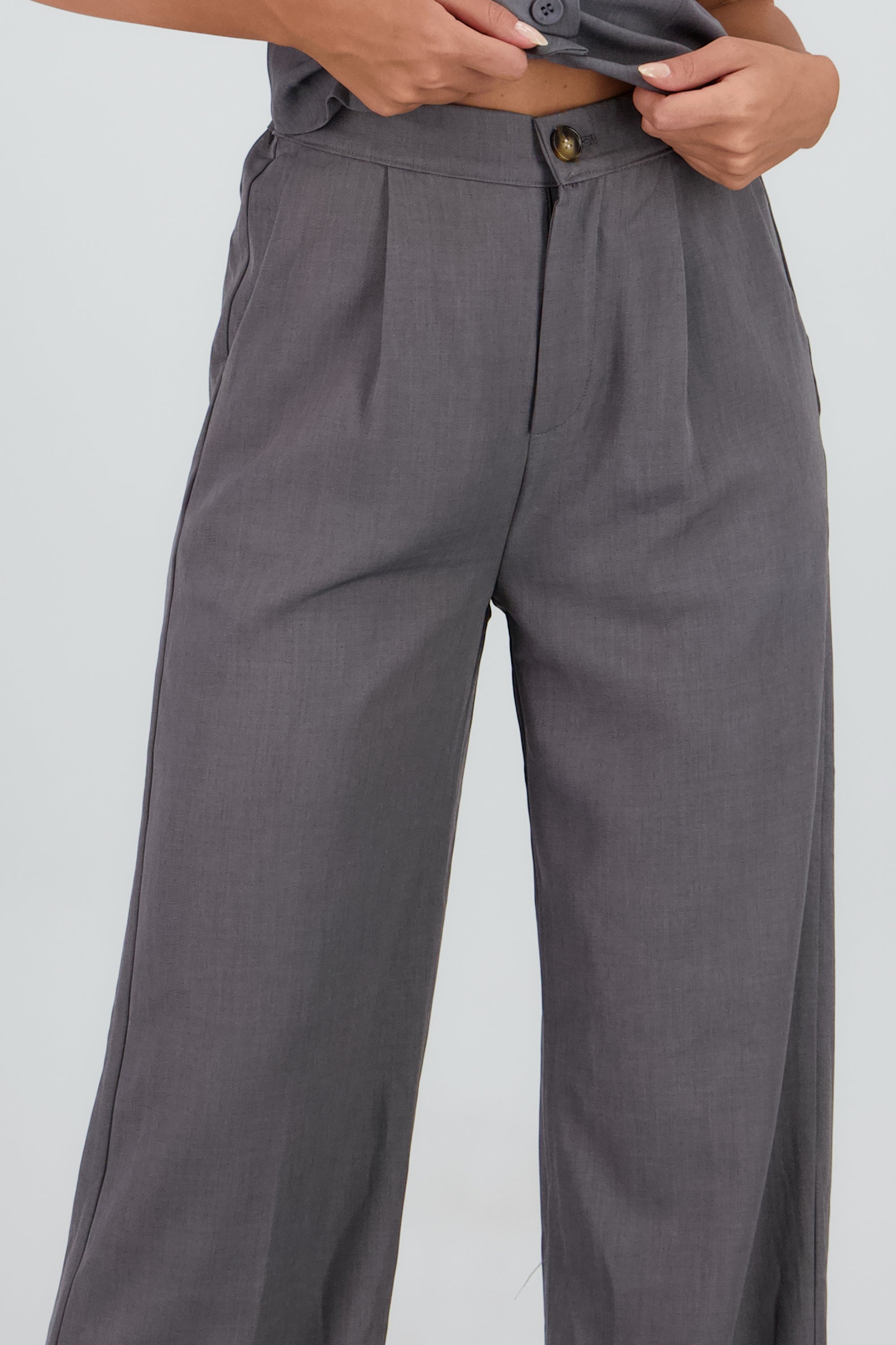 Pantalón recto con botón hypsters GRIS