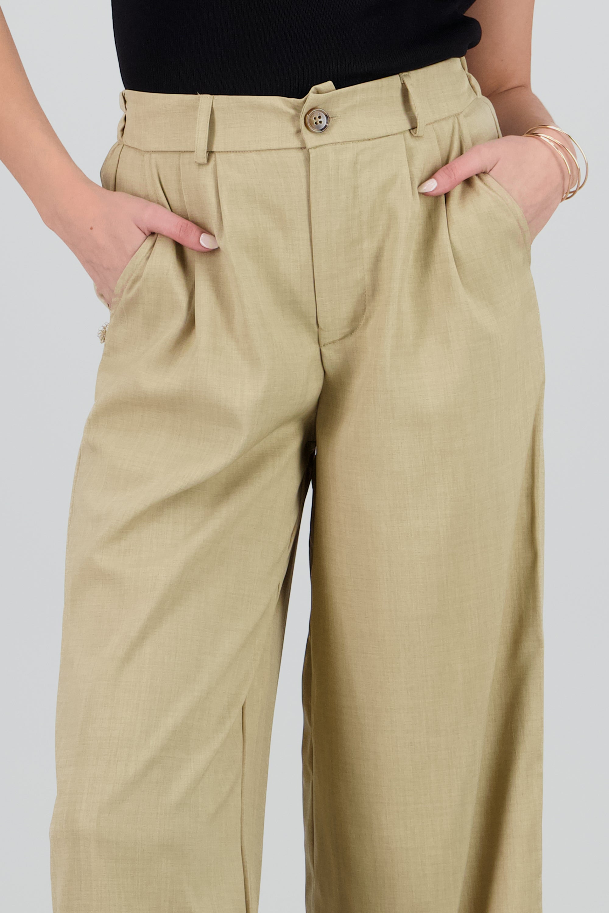Pantalon sastreado detalle pinzas BEIGE