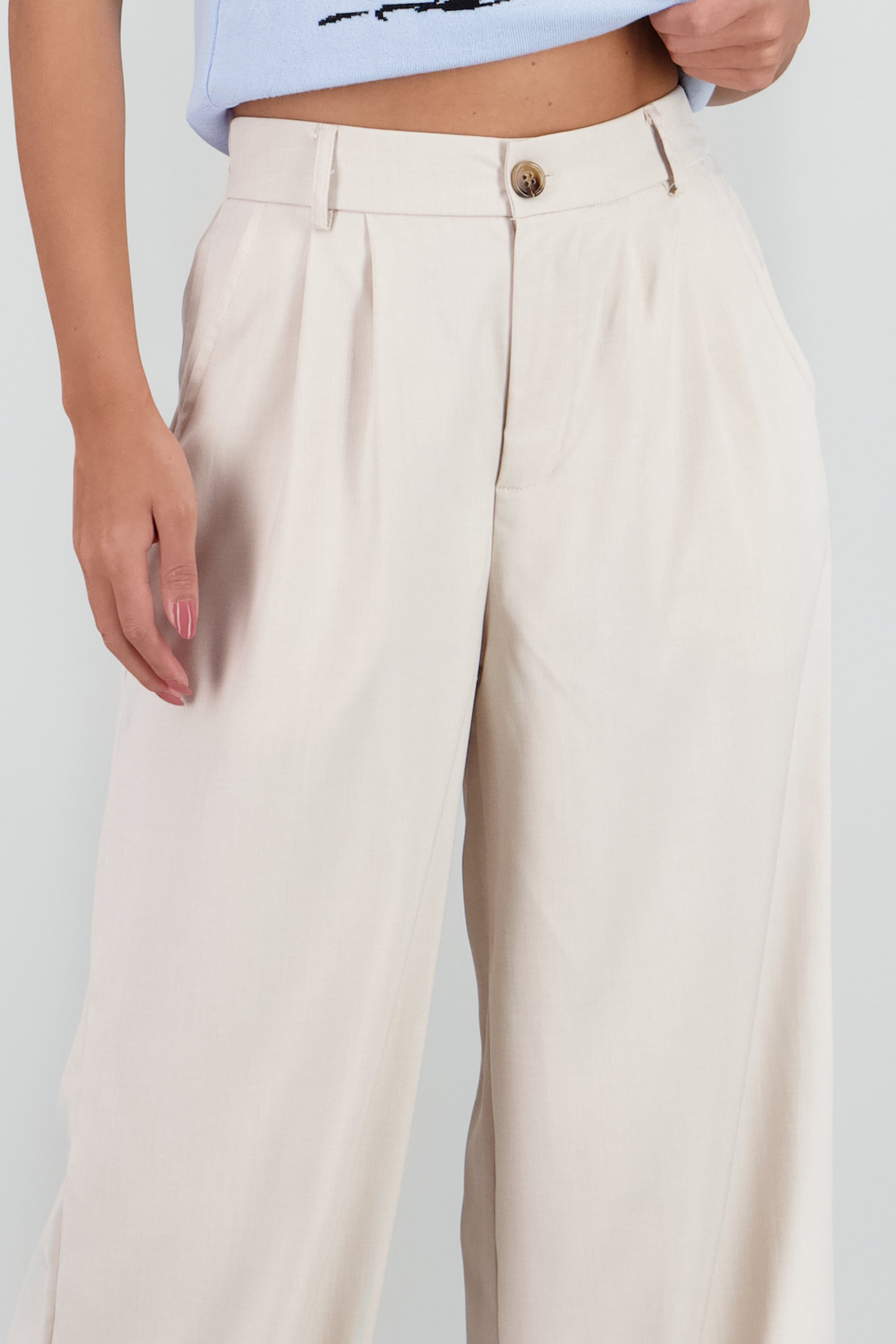 Pantalon sastreado detalle pinzas HUESO