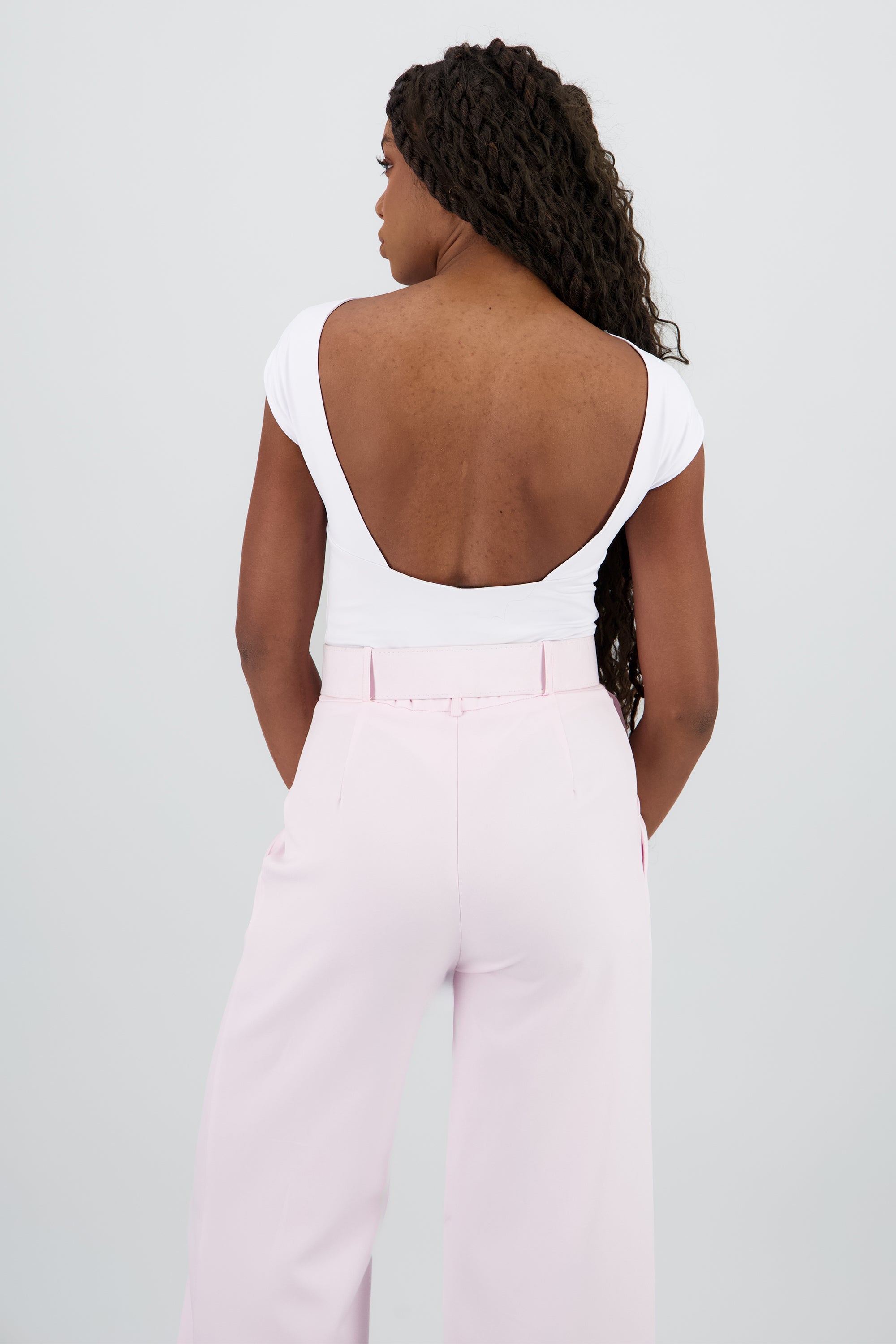 Bodysuit manga corta espalda corte HUESO