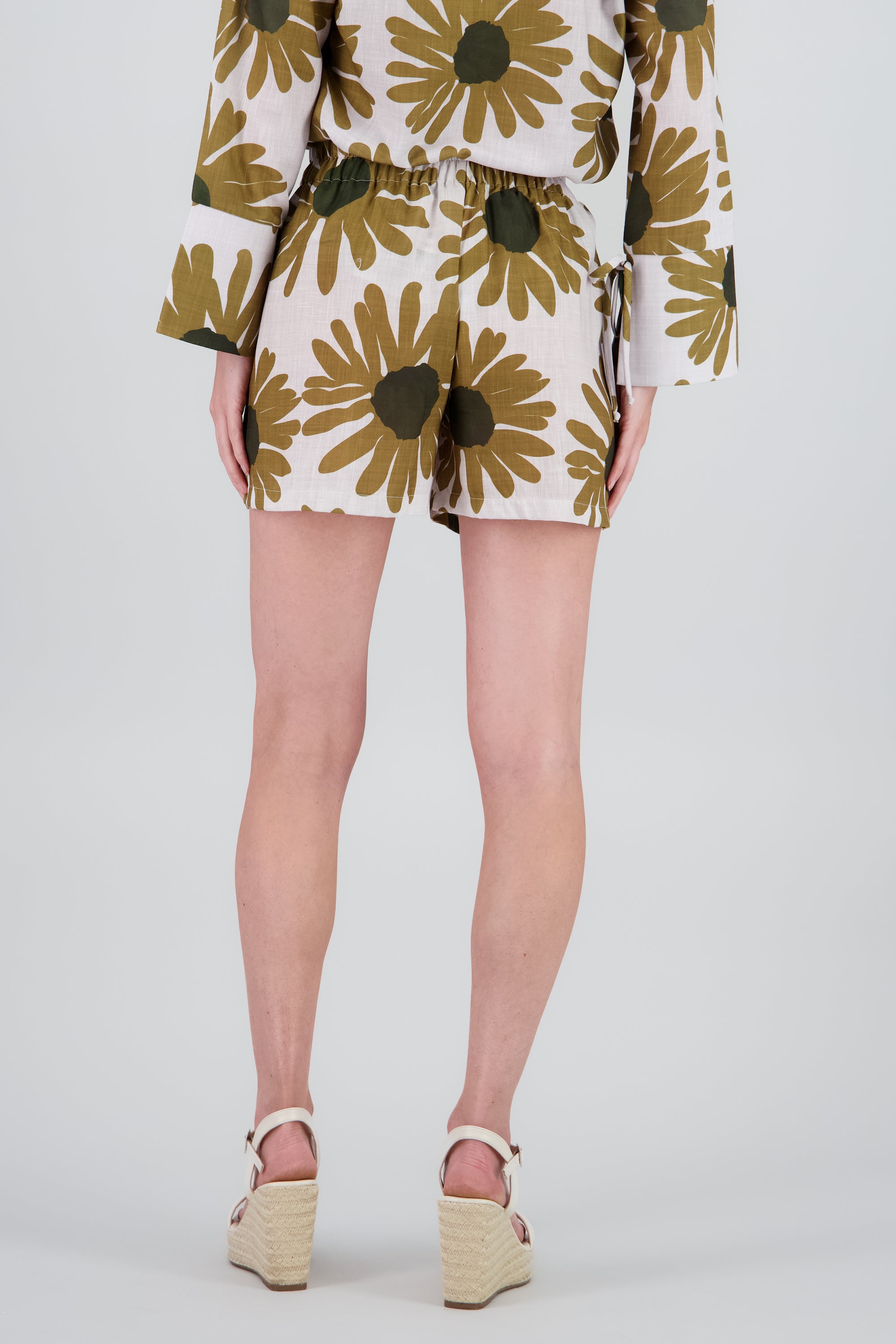 Shorts flores maxi HUESO COMBO