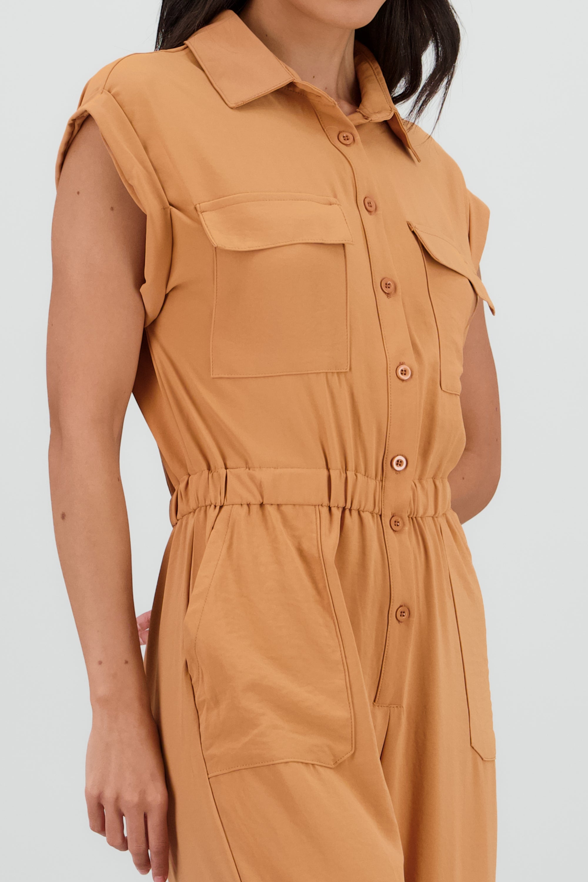 Jumpsuit manga corta con botones LADRILLO