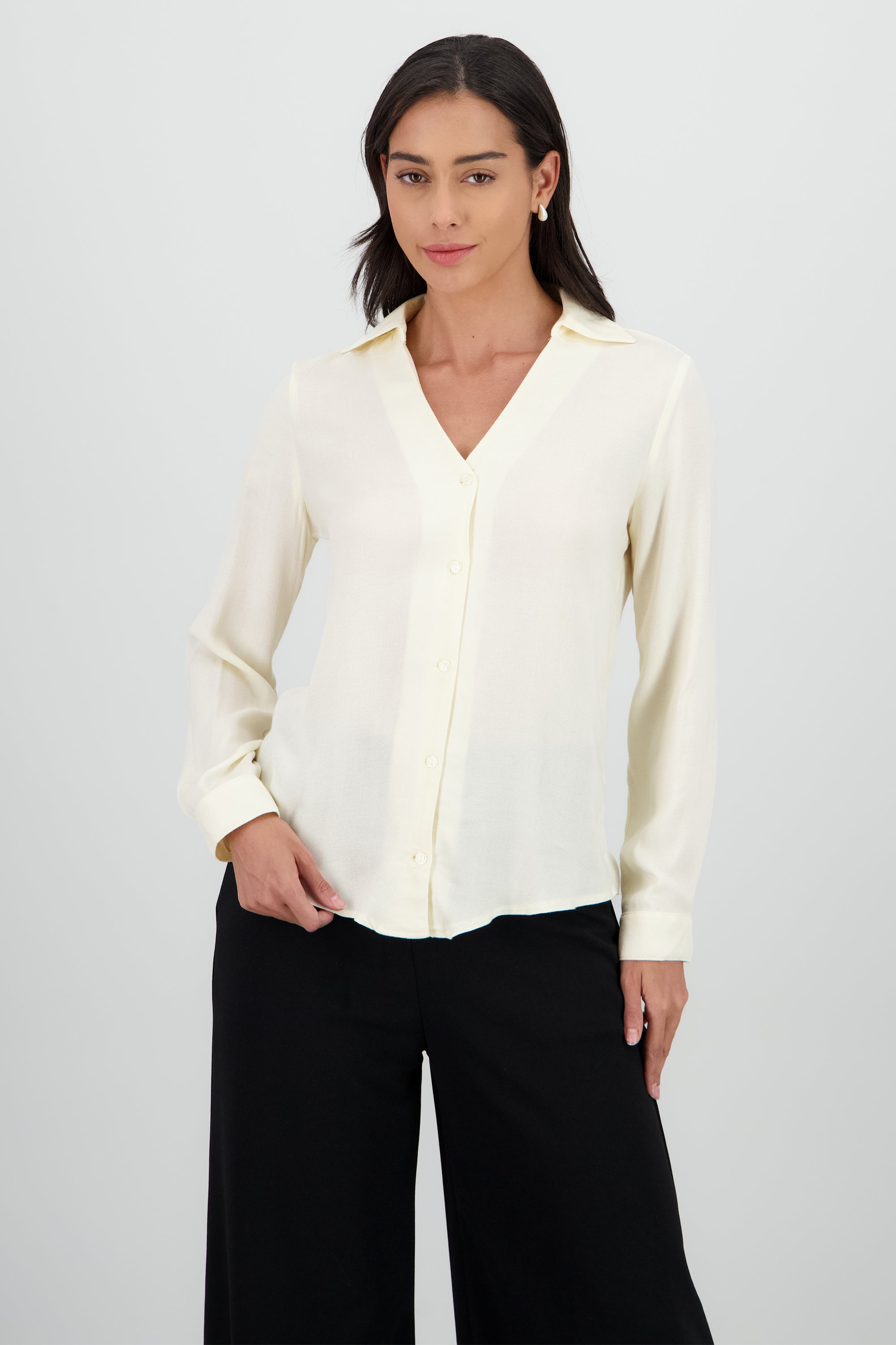 Camisa lisa escote v CREMA