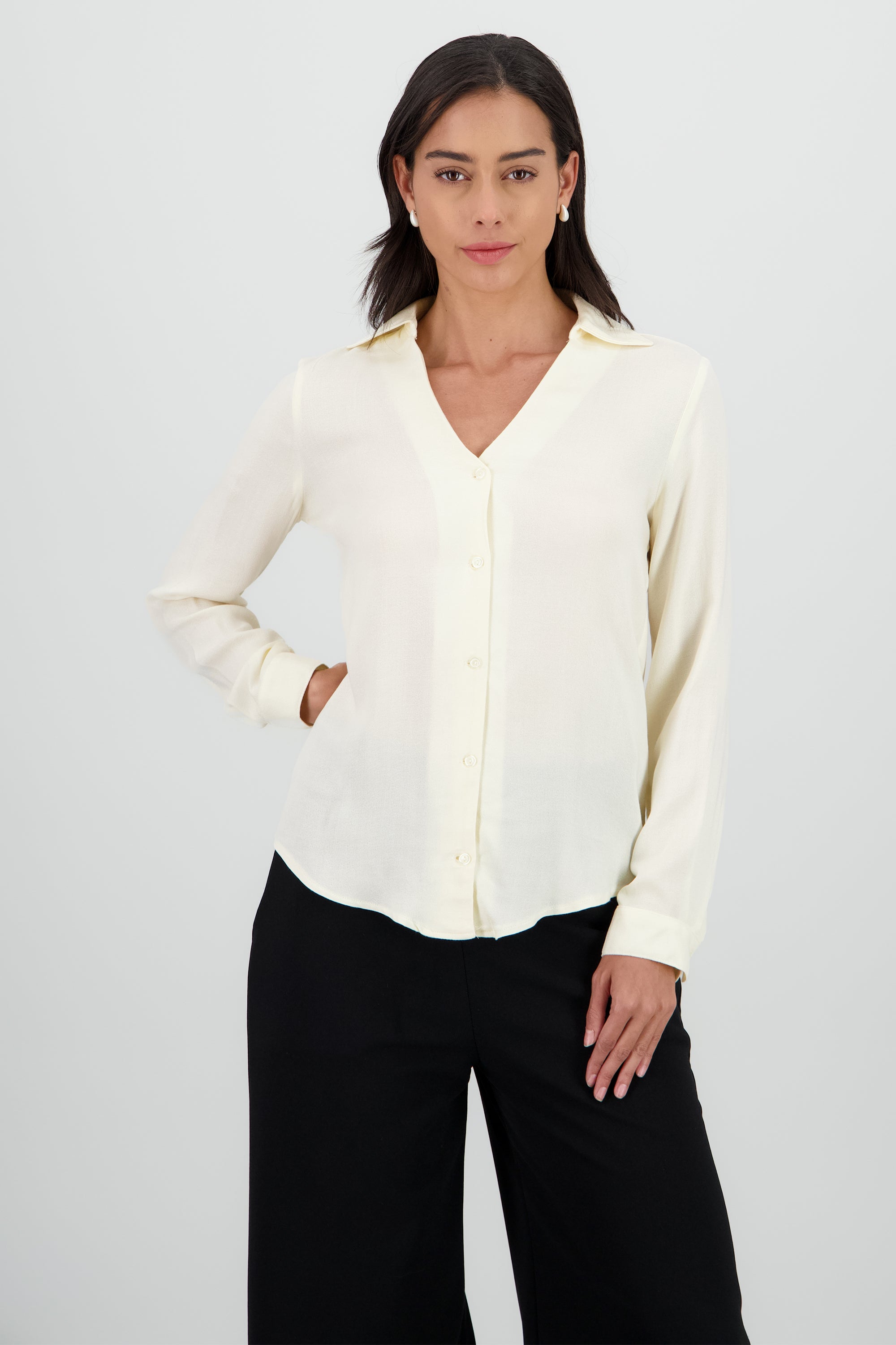 Camisa lisa escote v CREMA