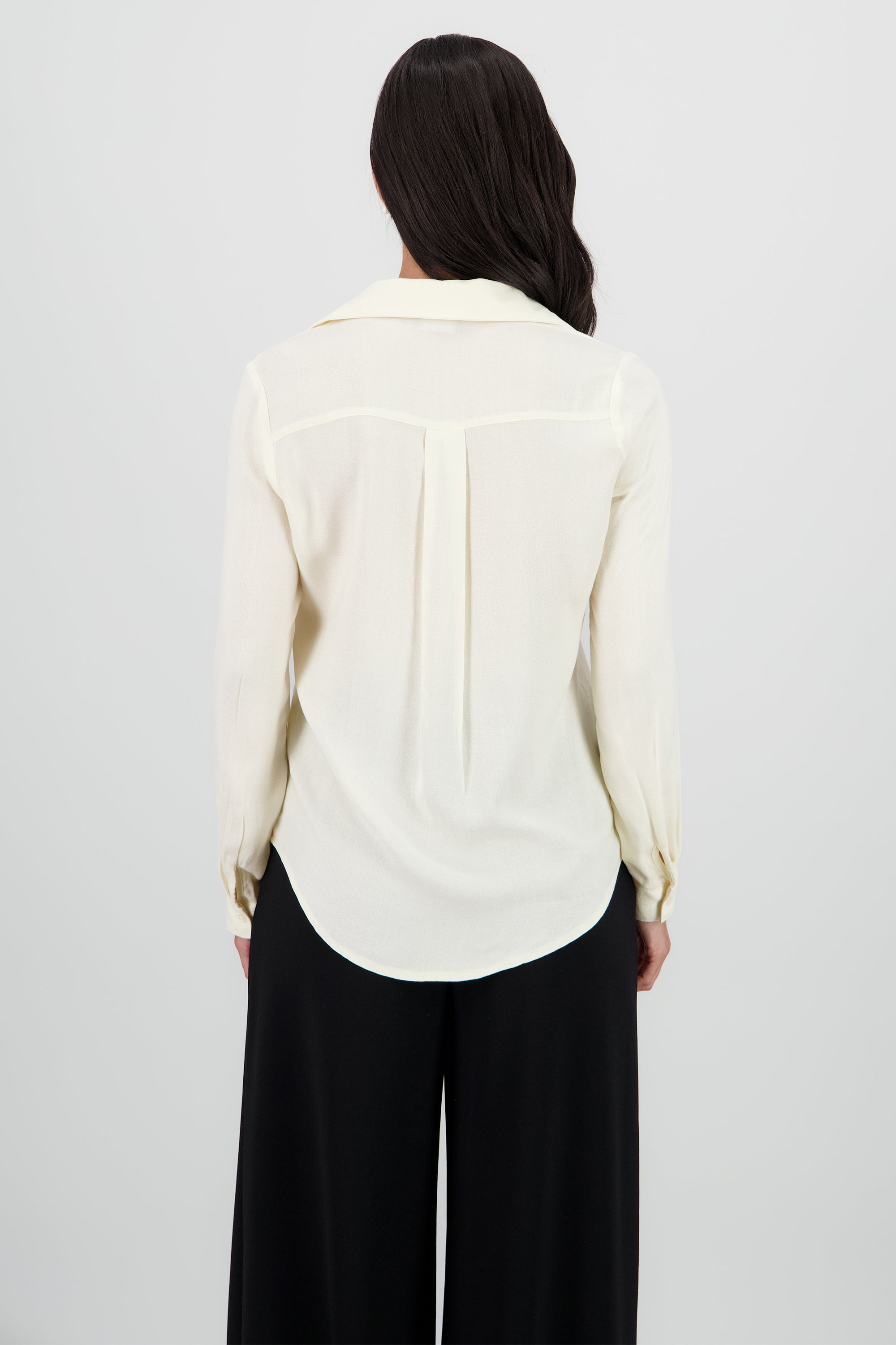 Camisa lisa escote v CREMA