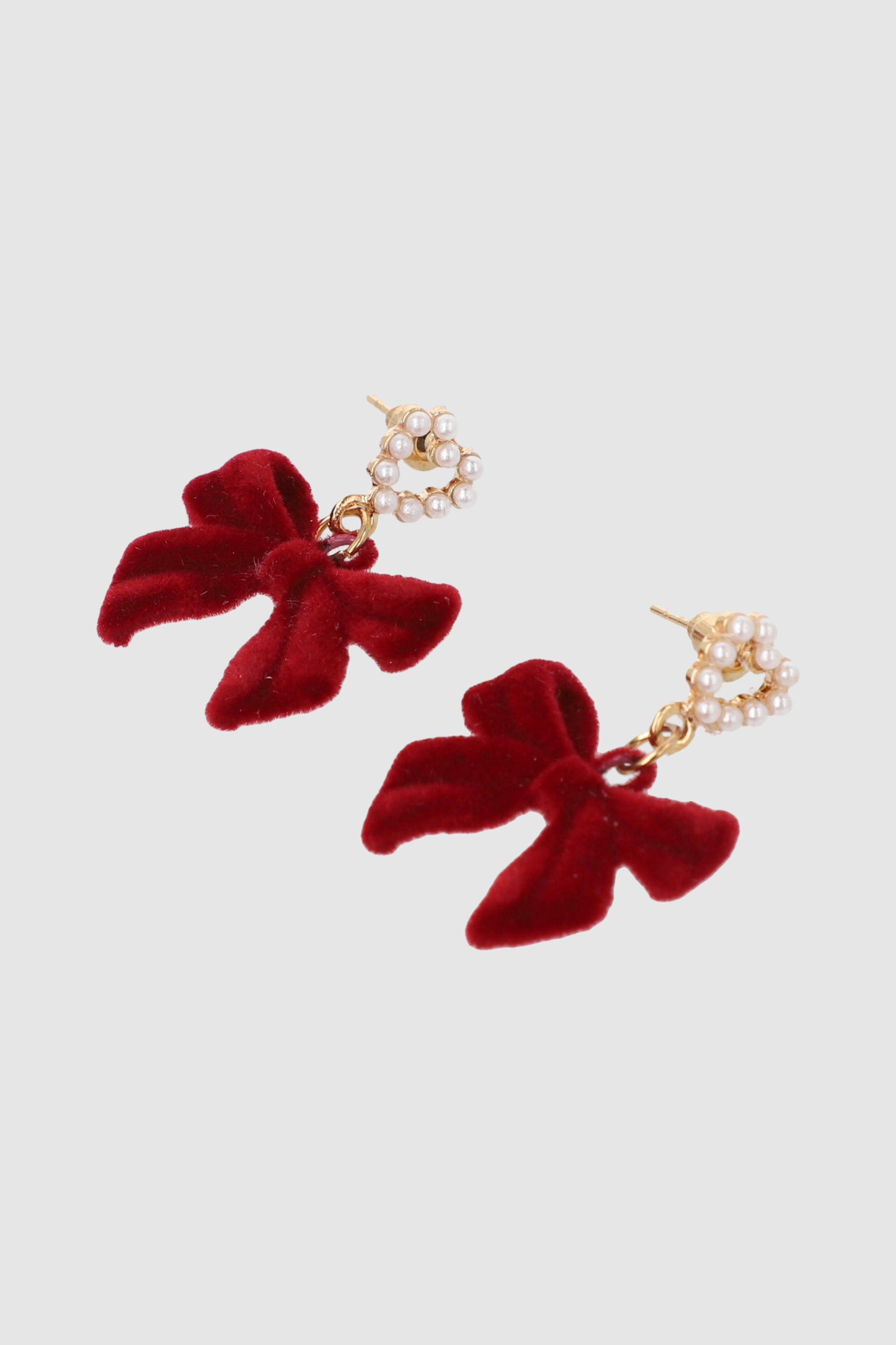 ARETES MOÑO CORAZON VELVET ROJO