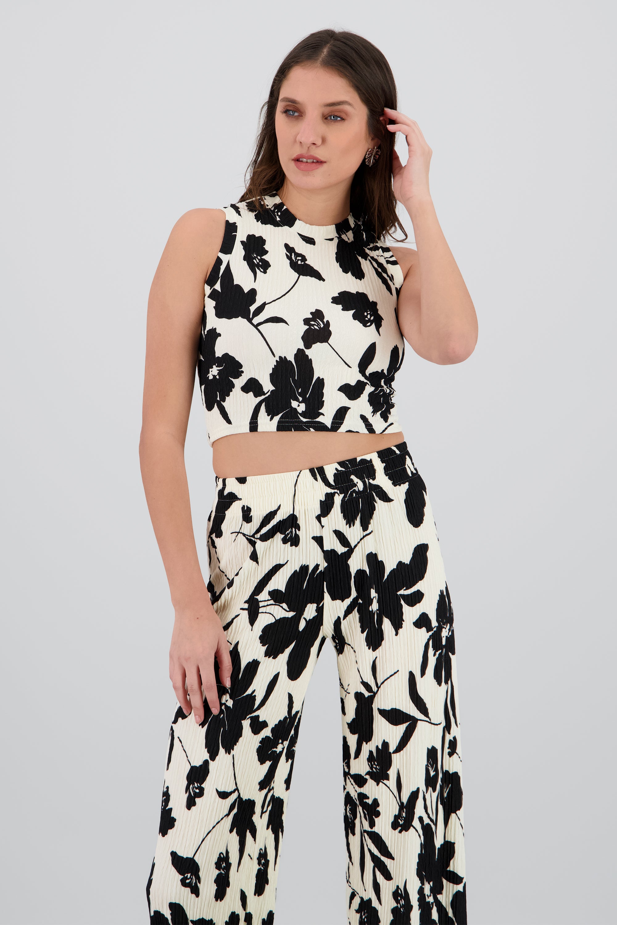 Top textura flores tropicales NEGRO COMBO