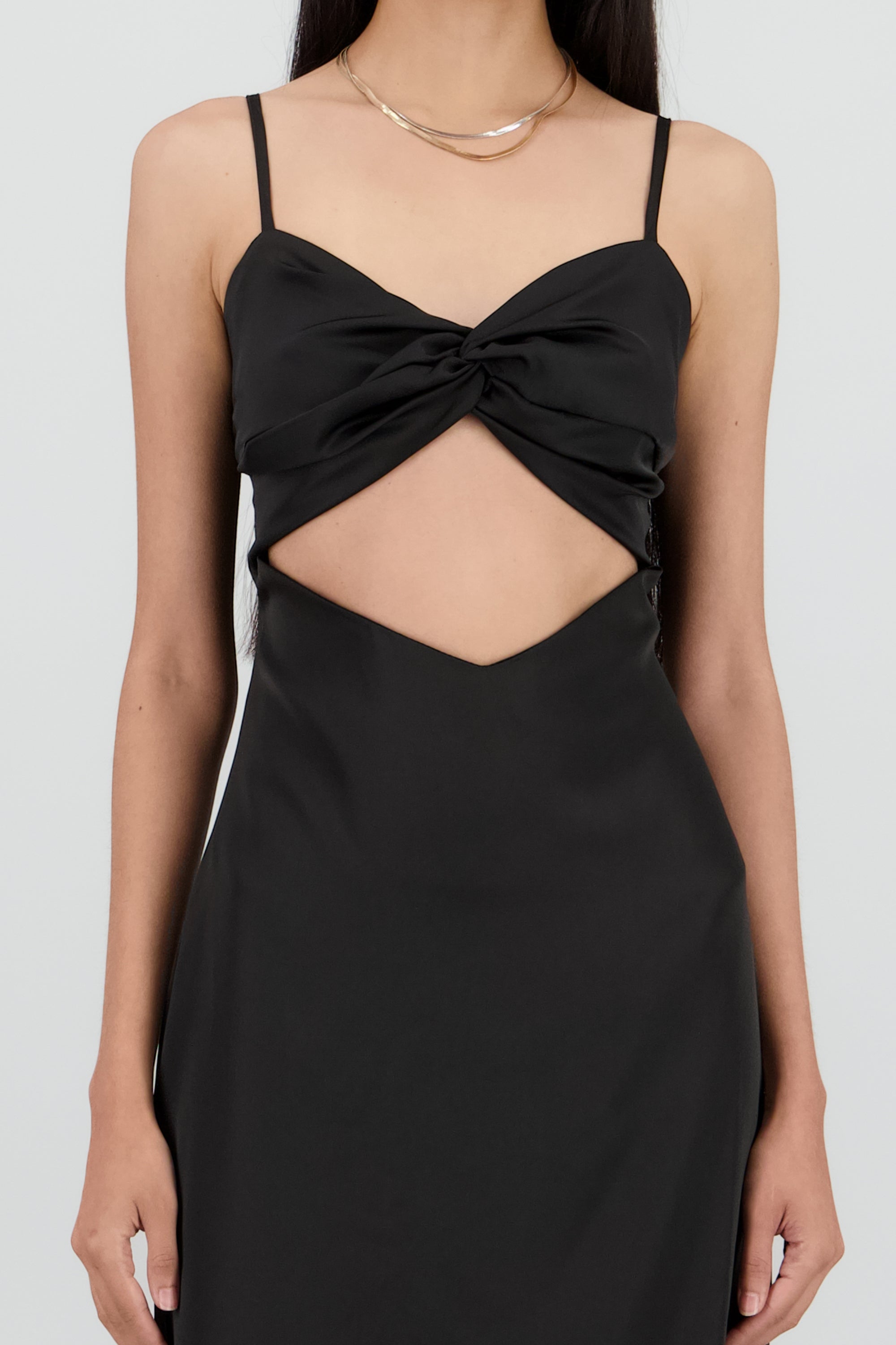 Vestido maxi satin con abertura NEGRO