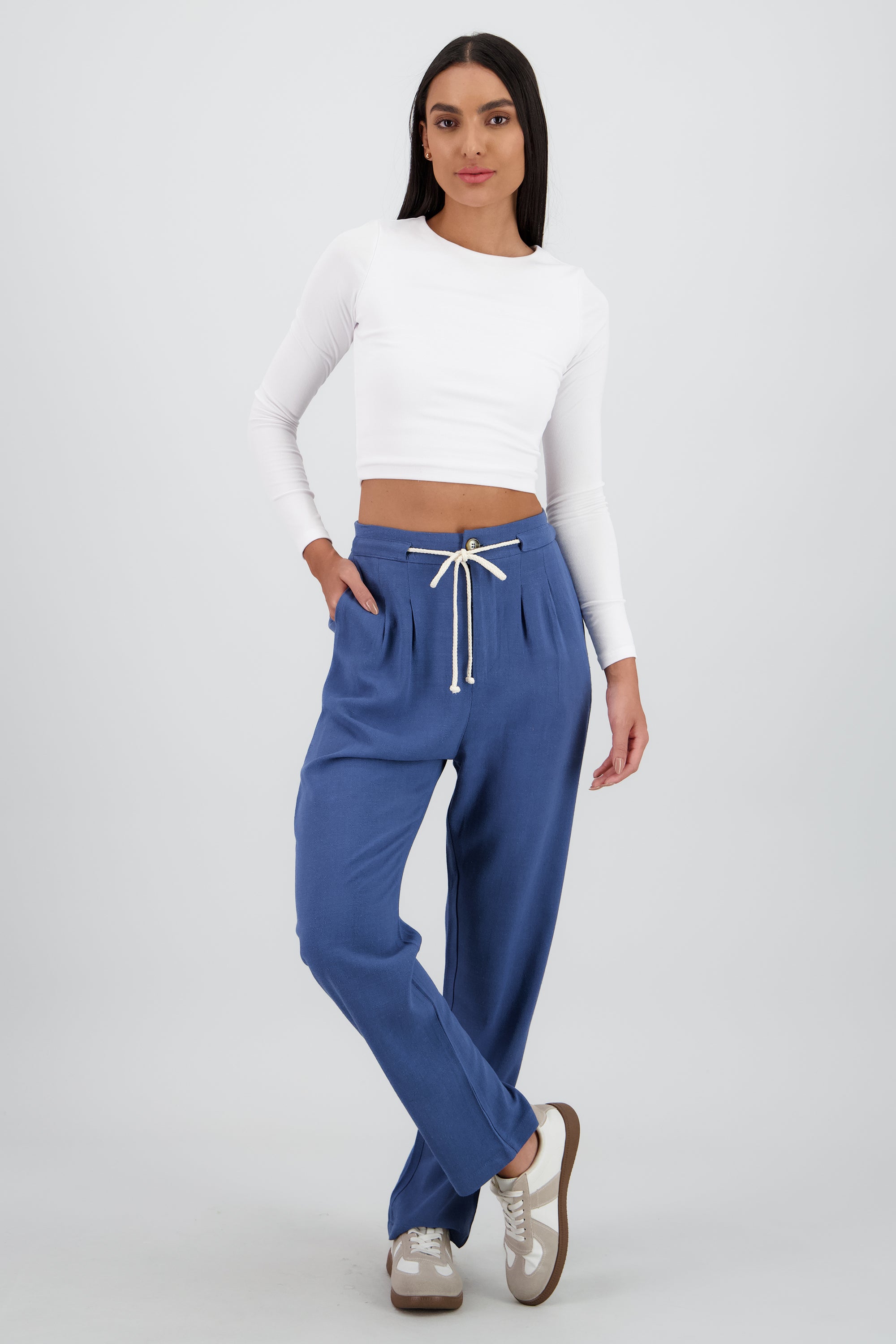 Pantalon recto liso detalle cinturon AZUL