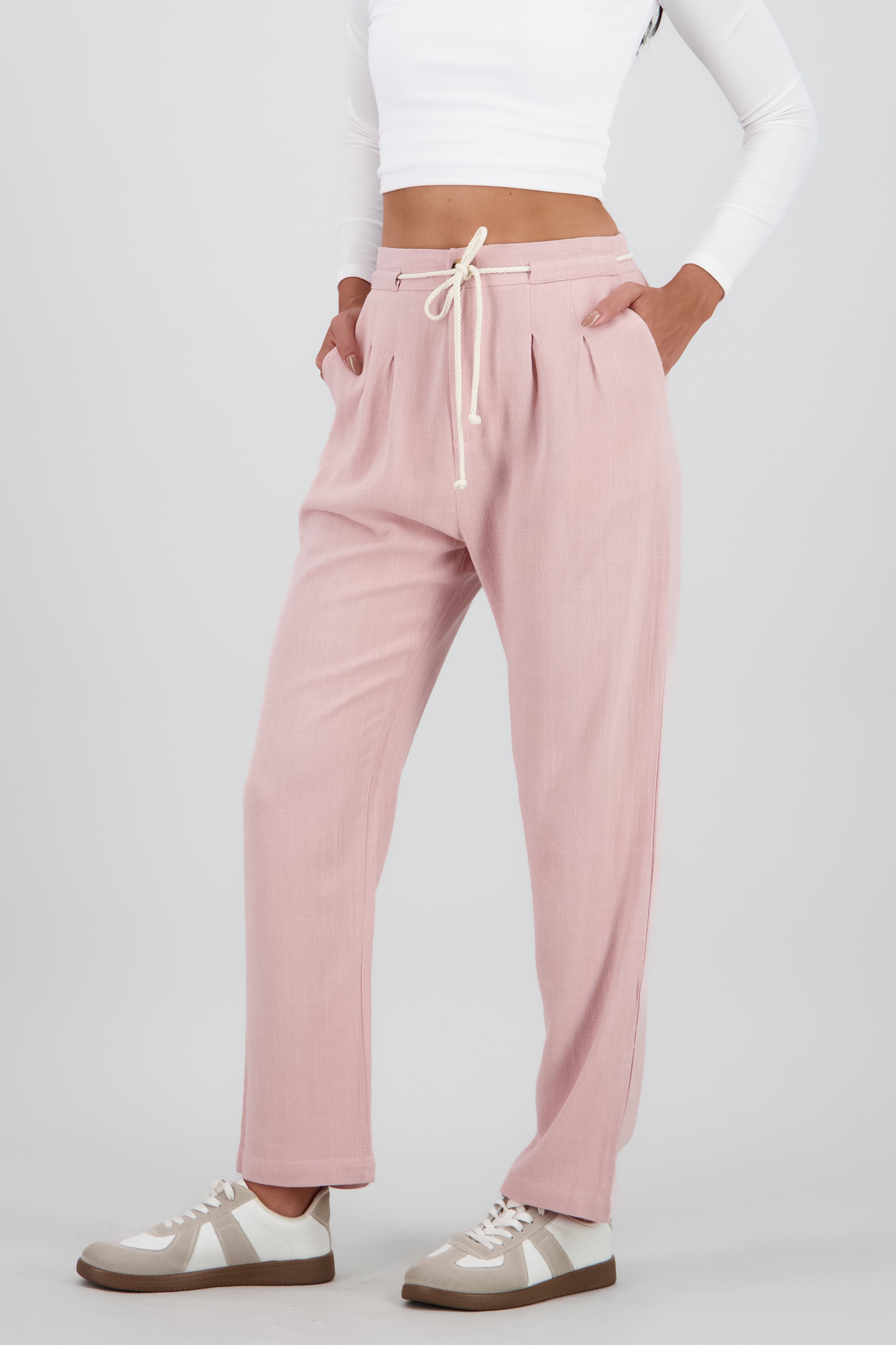 Pantalon recto liso detalle cinturon ROSA
