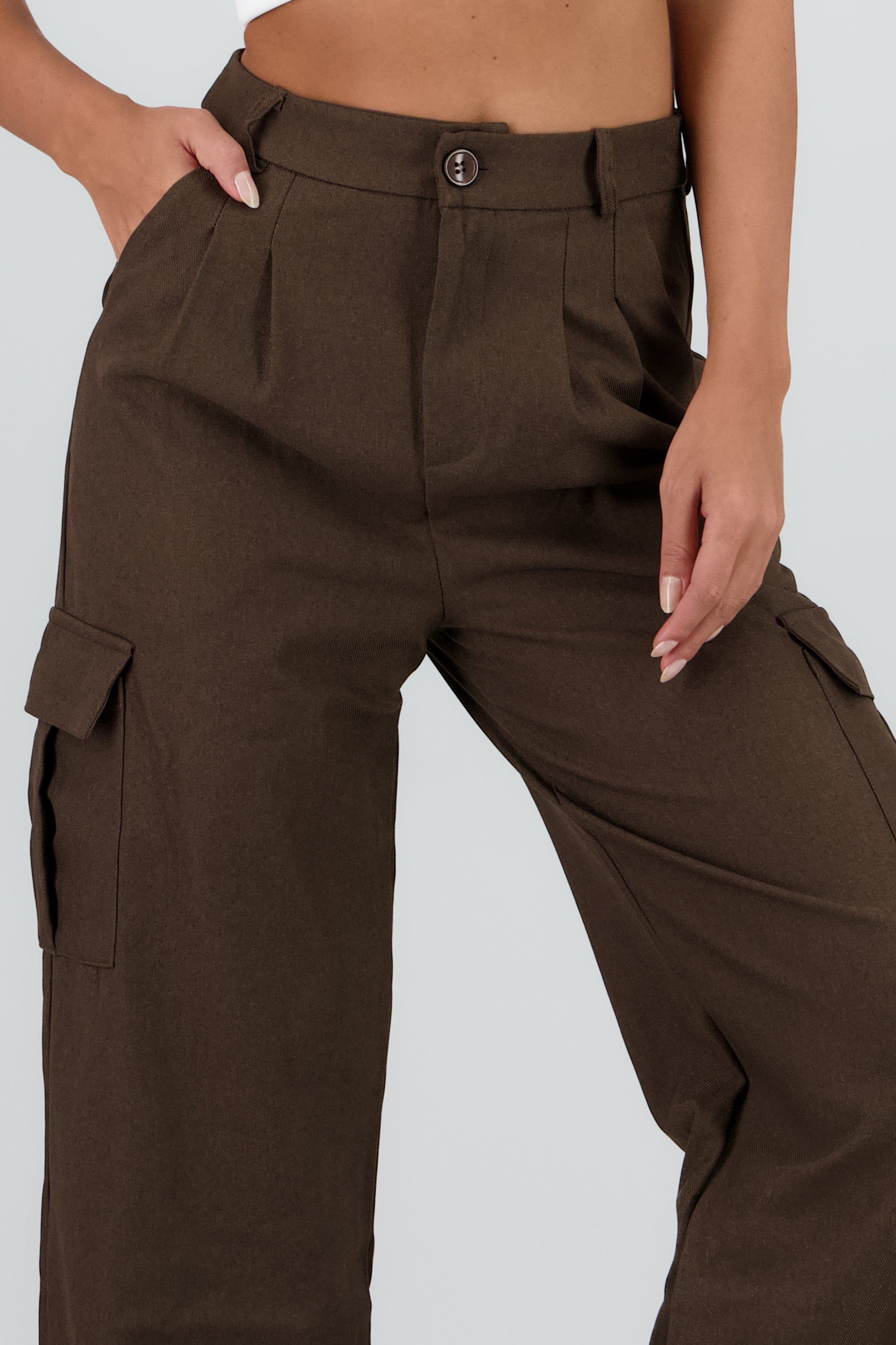 Pantalon liso recto detalle bolsas CAFE