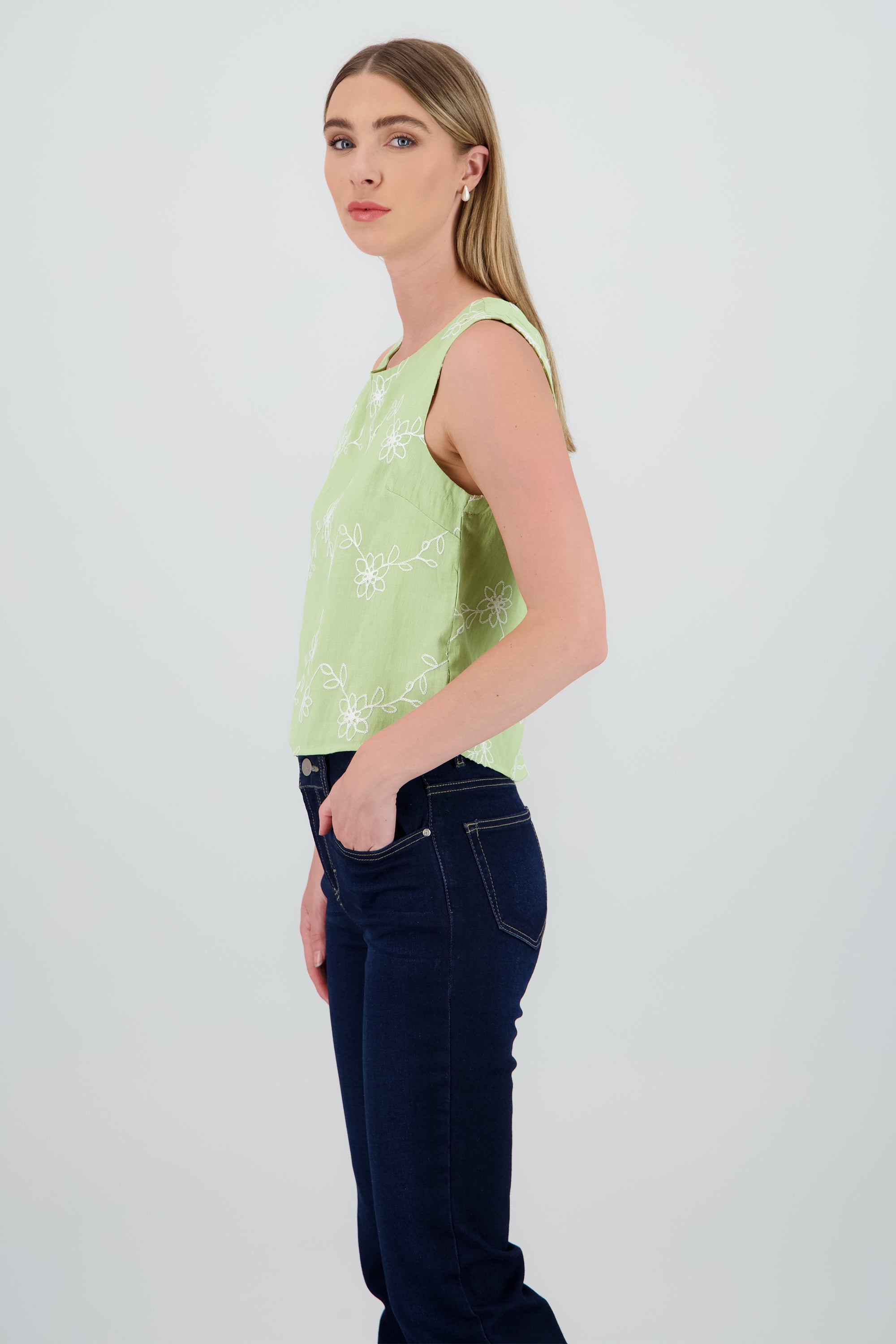 Top sin manga cuello redondo bordado VERDE
