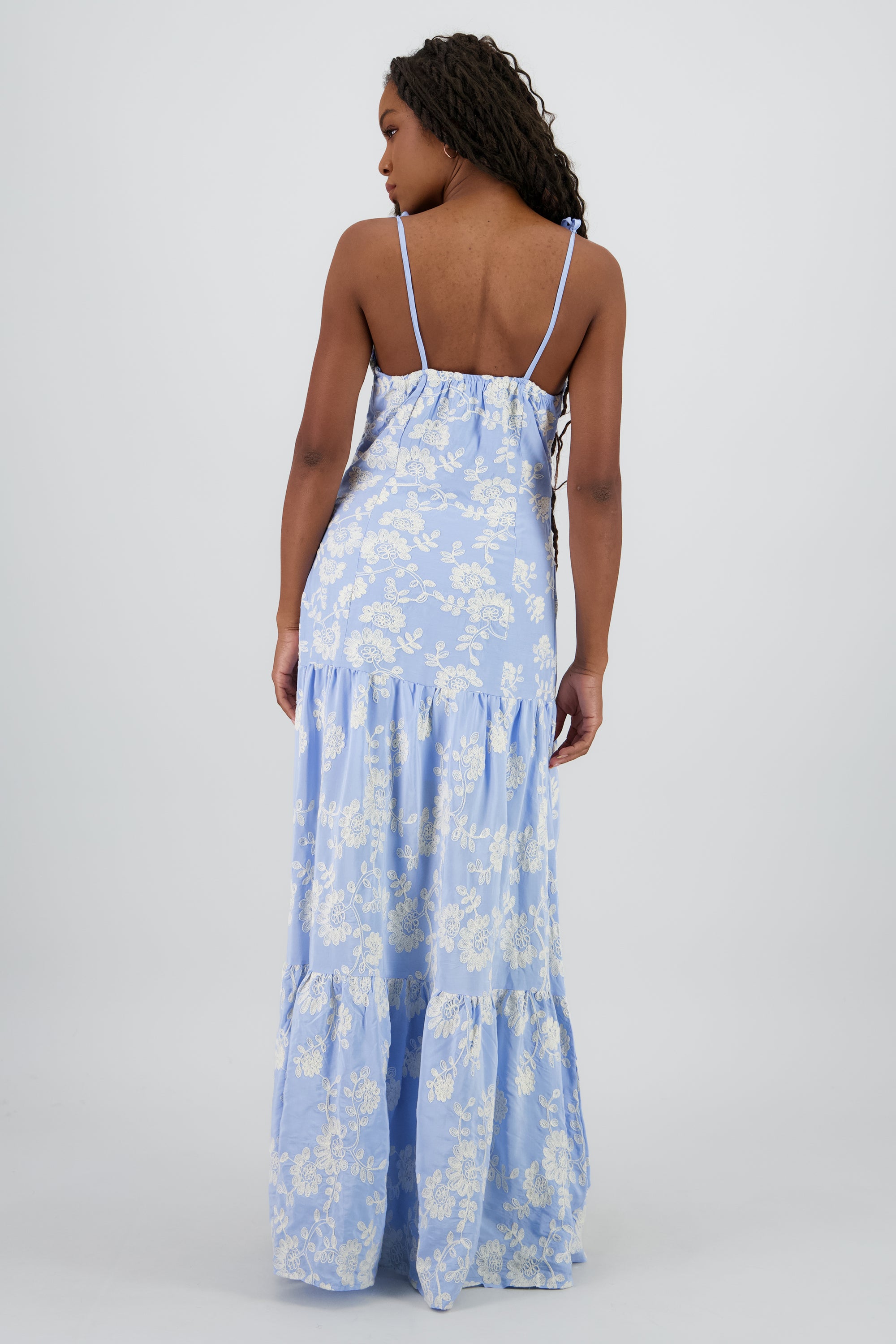 Vestido maxi tirantes olanes detalle bordado AZUL CIELO