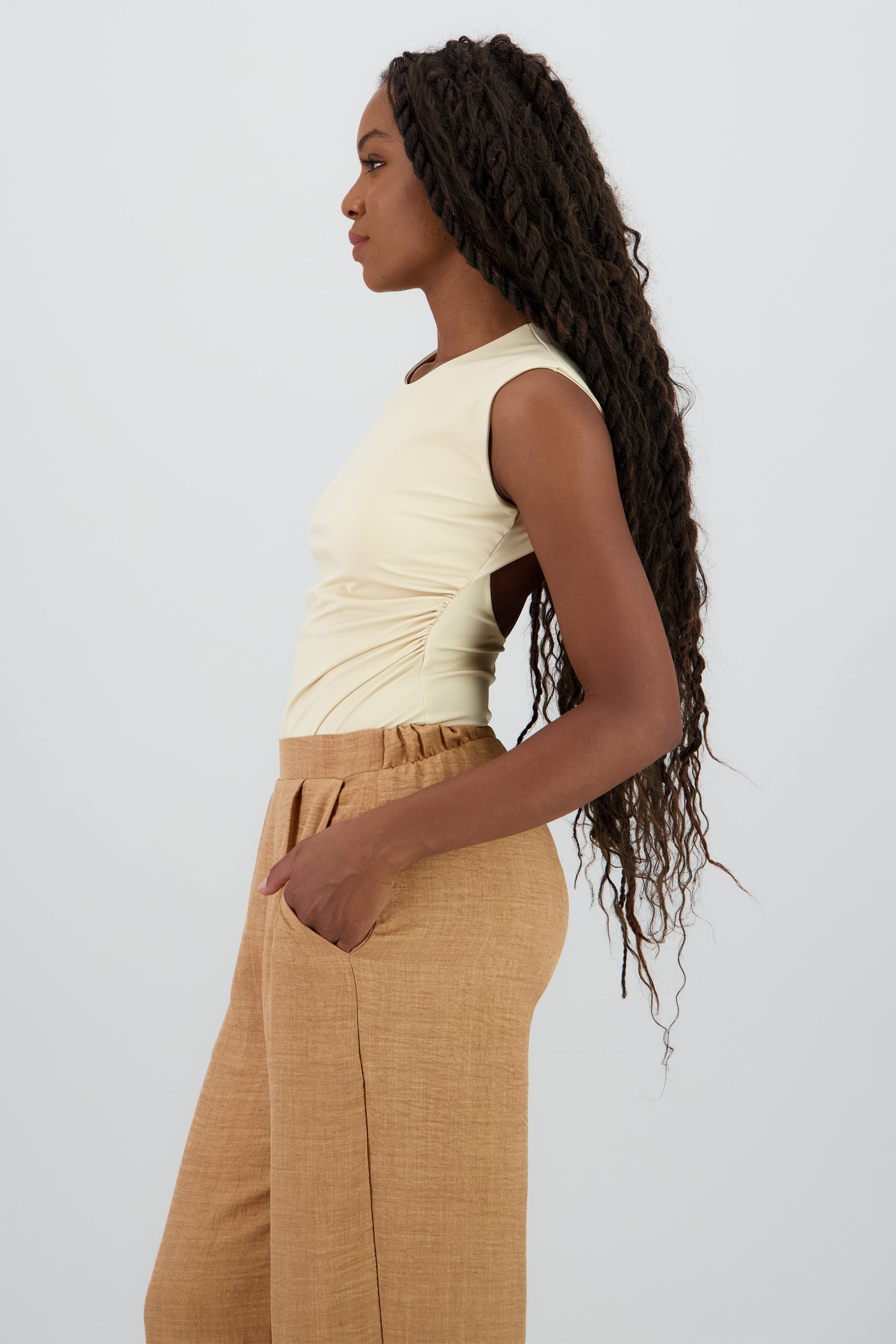 Body manga corta escote espalda BEIGE