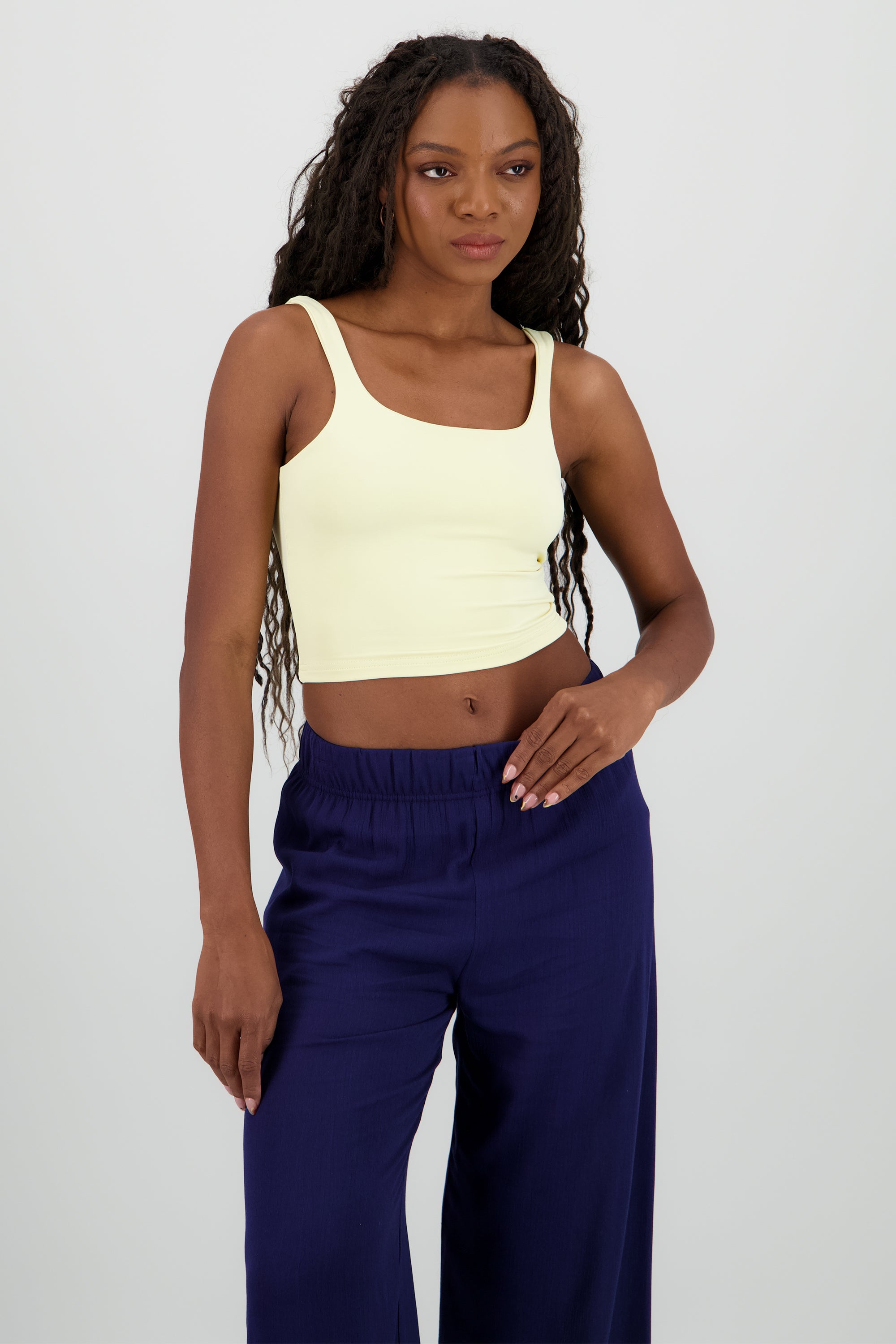 Top tirantes cuello redondo AMARILLO PASTEL