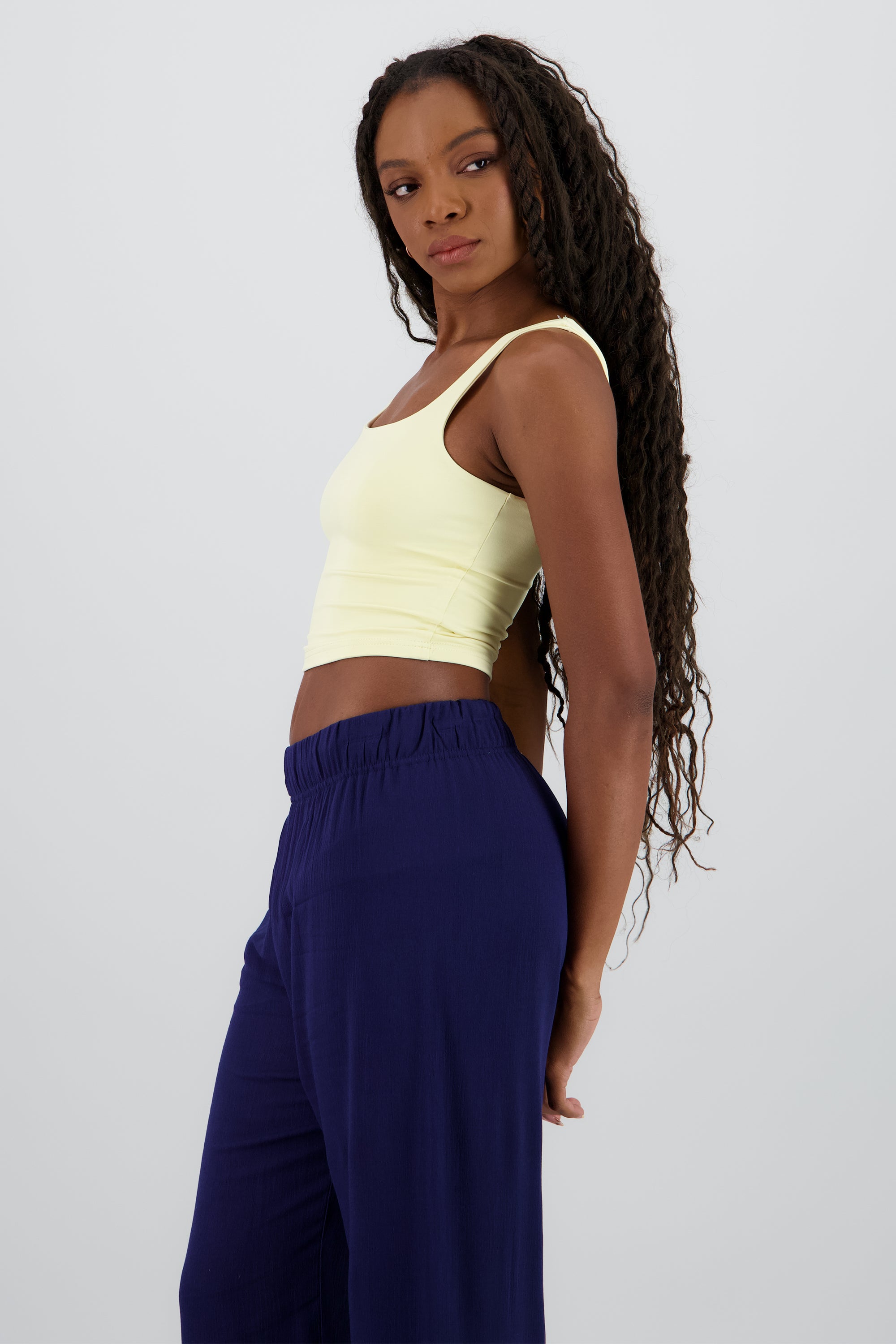 Top tirantes cuello redondo AMARILLO PASTEL