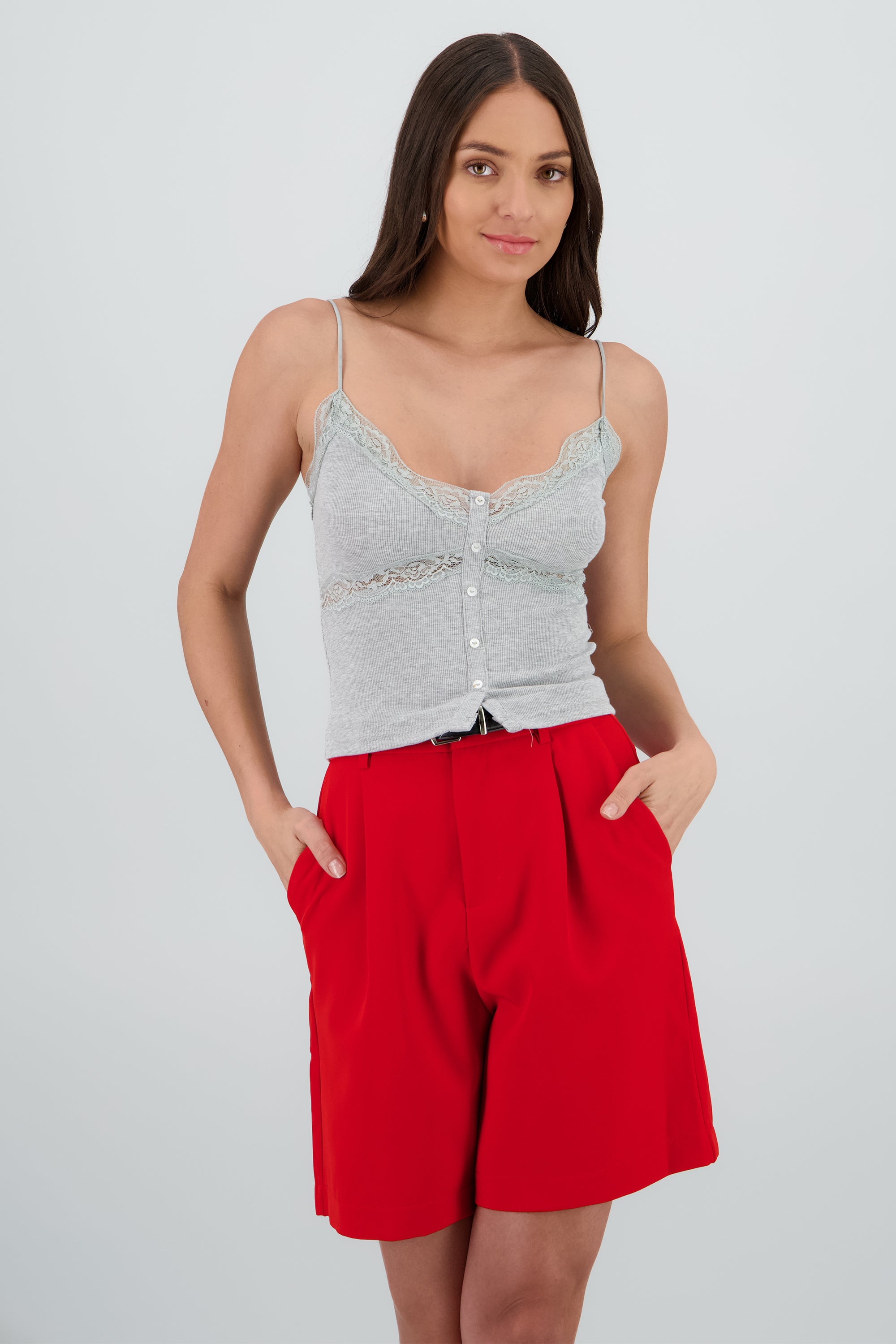 Top tirantes detalle encaje botones GRIS