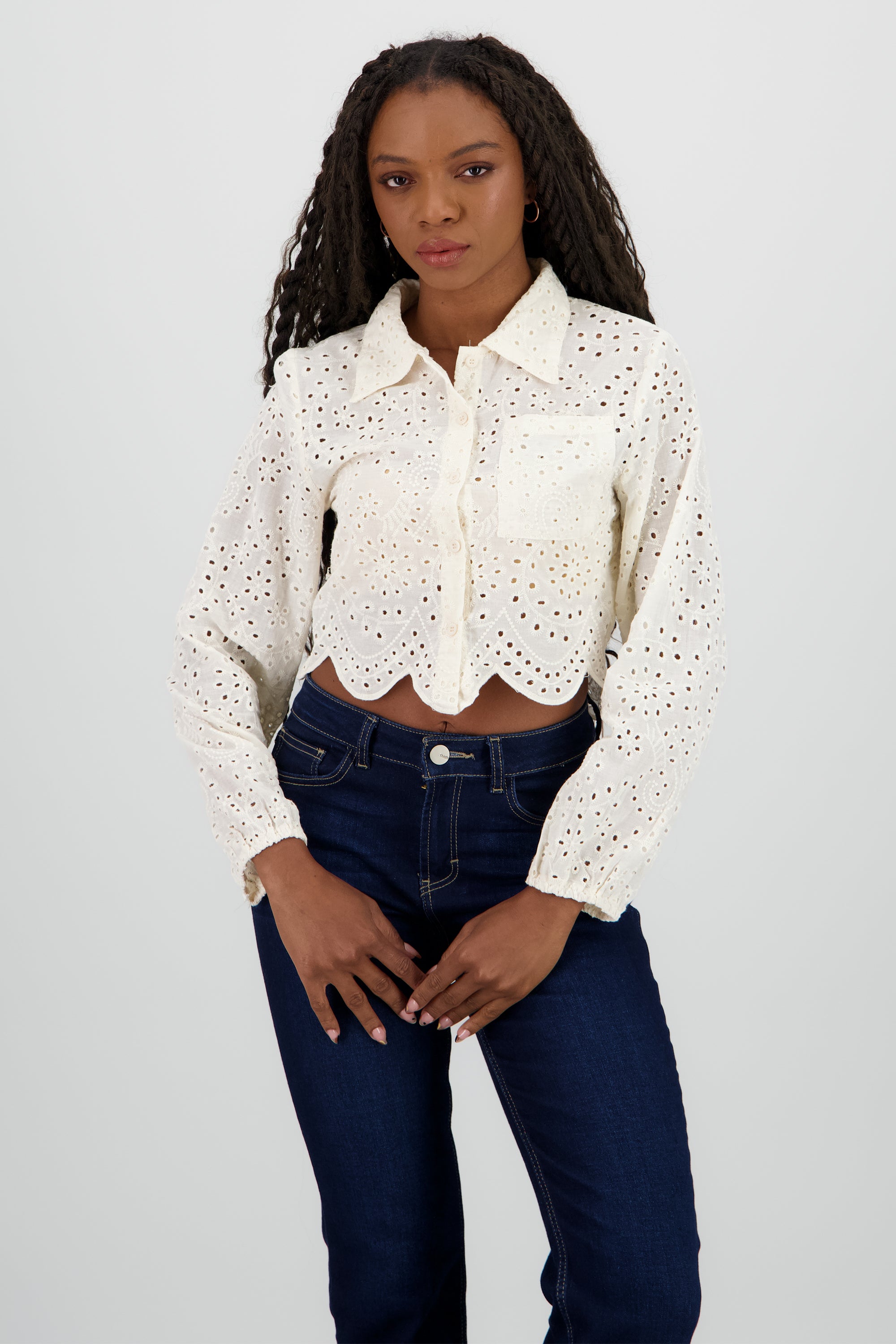 CAMISA CROP DETALLES BEIGE