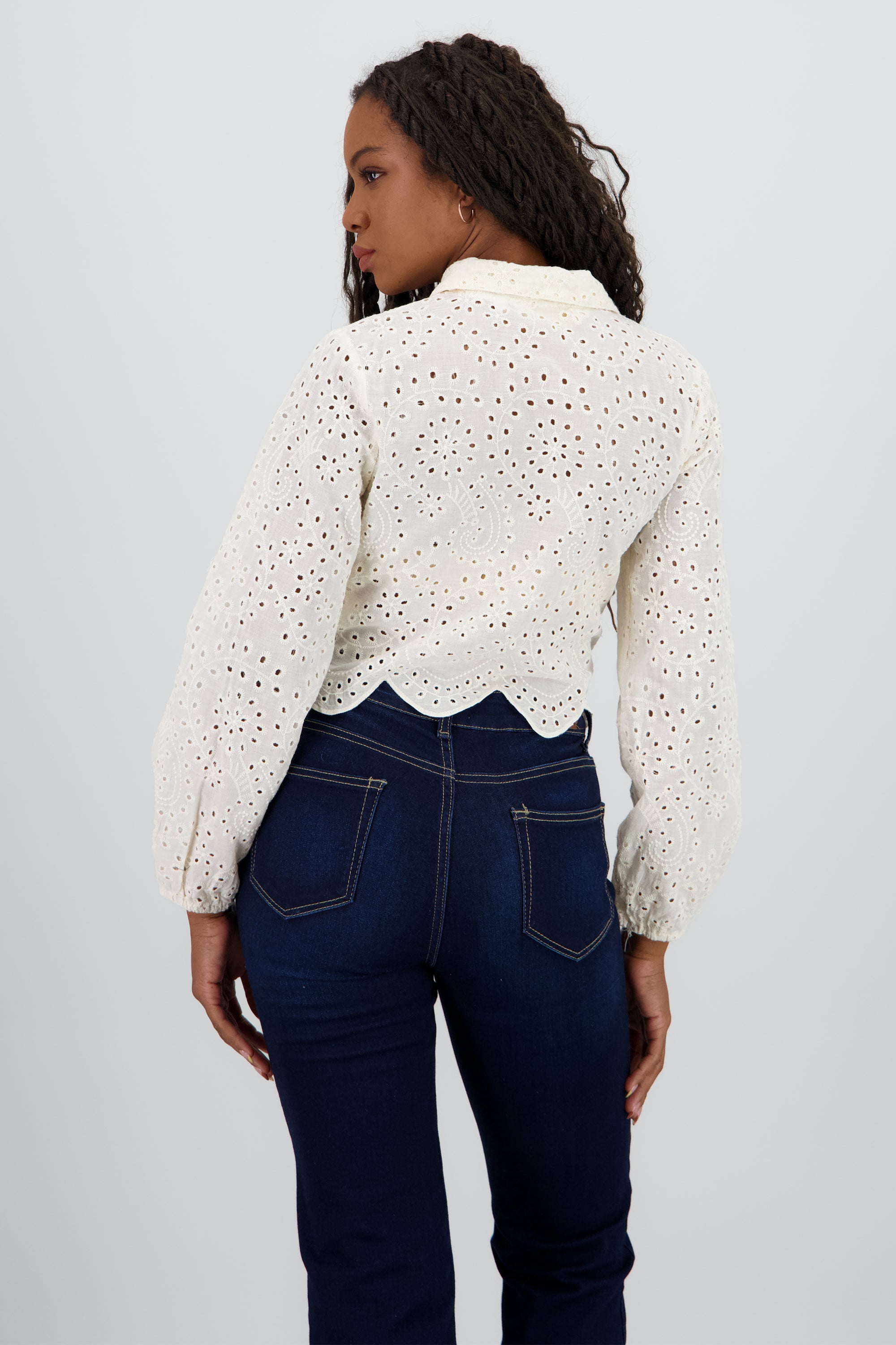 CAMISA CROP DETALLES BEIGE