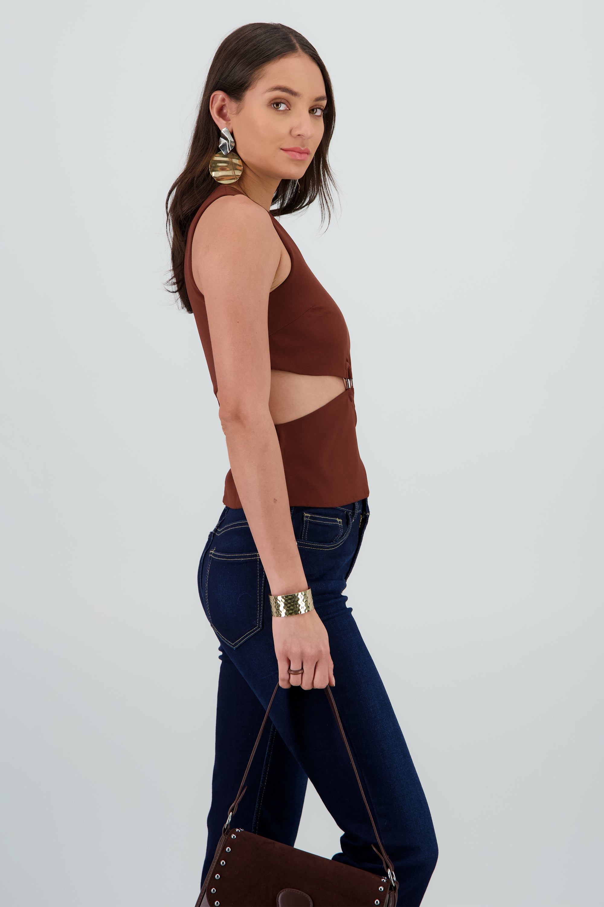 BLUSA DETALLE CORTES CAFE