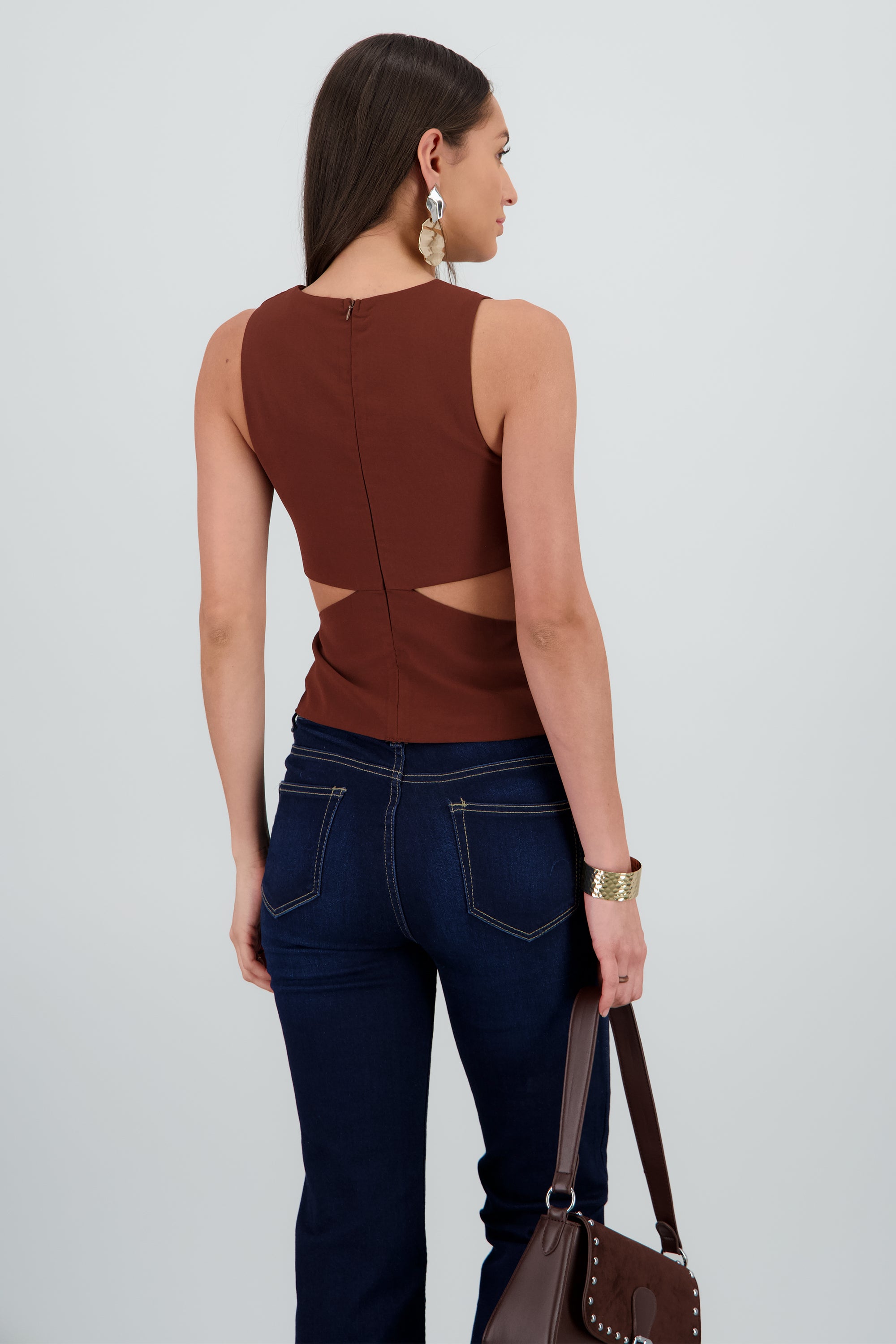 BLUSA DETALLE CORTES CAFE