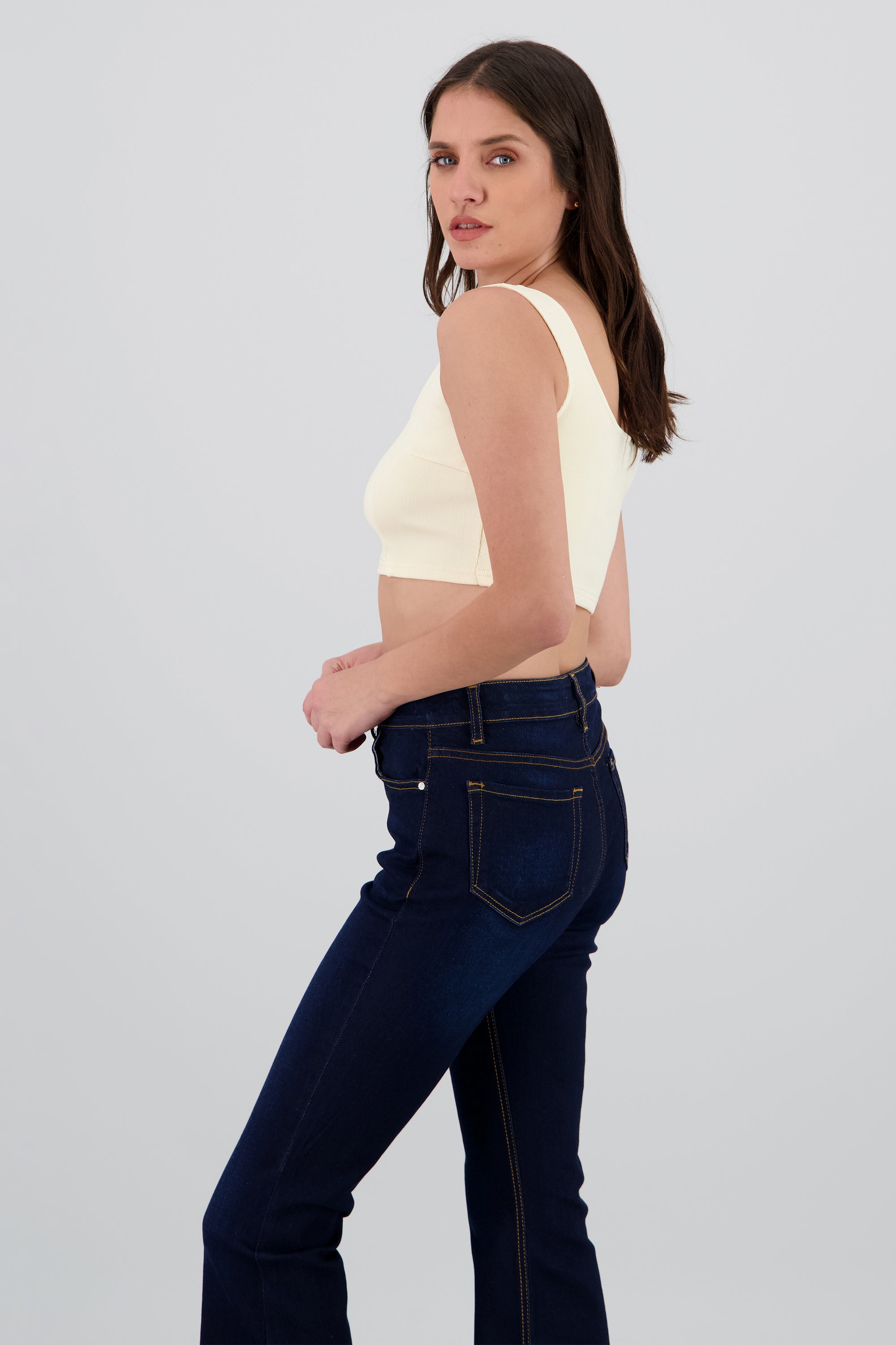 Top crop tirantes escote cuadrado CREMA