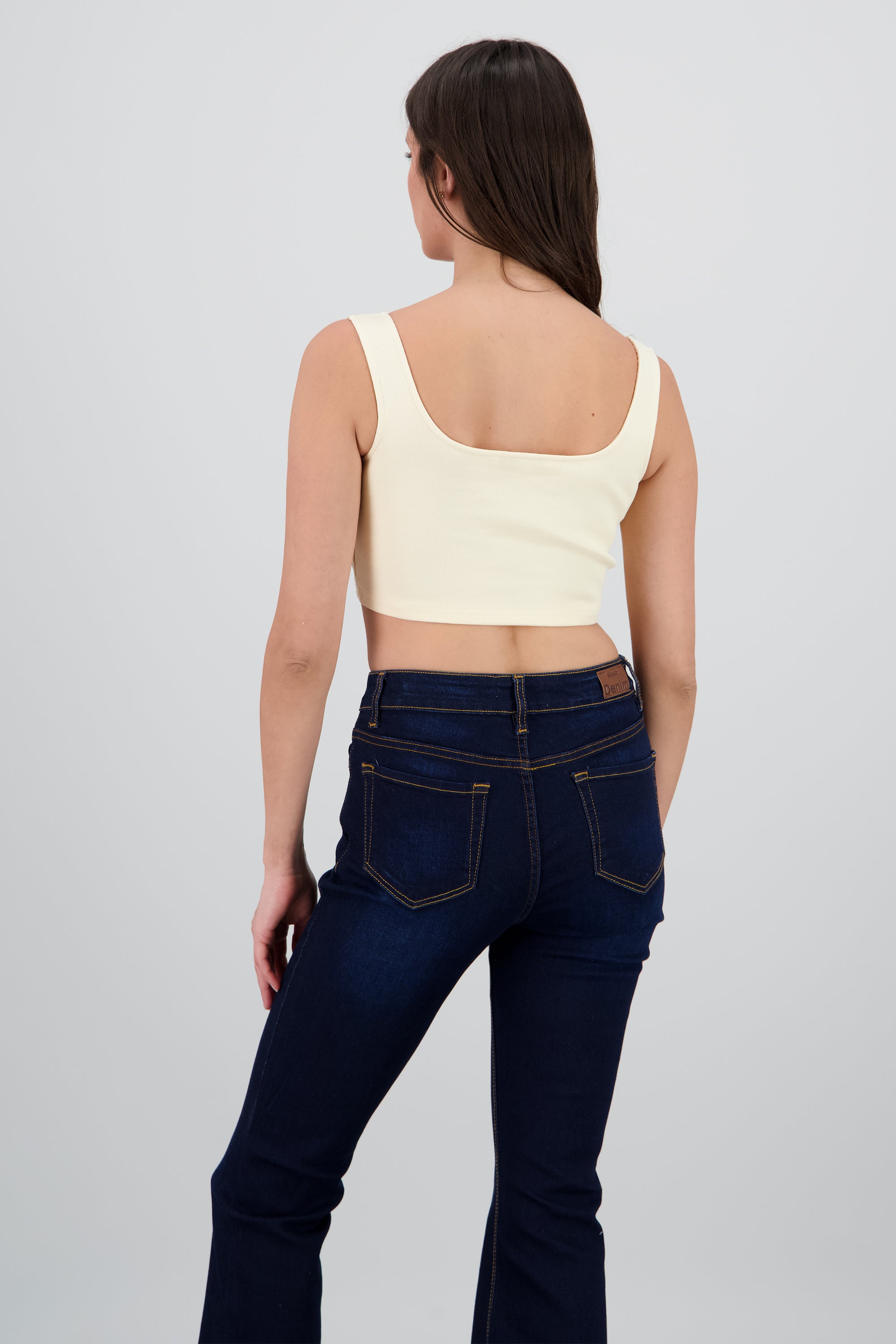 Top crop tirantes escote cuadrado CREMA