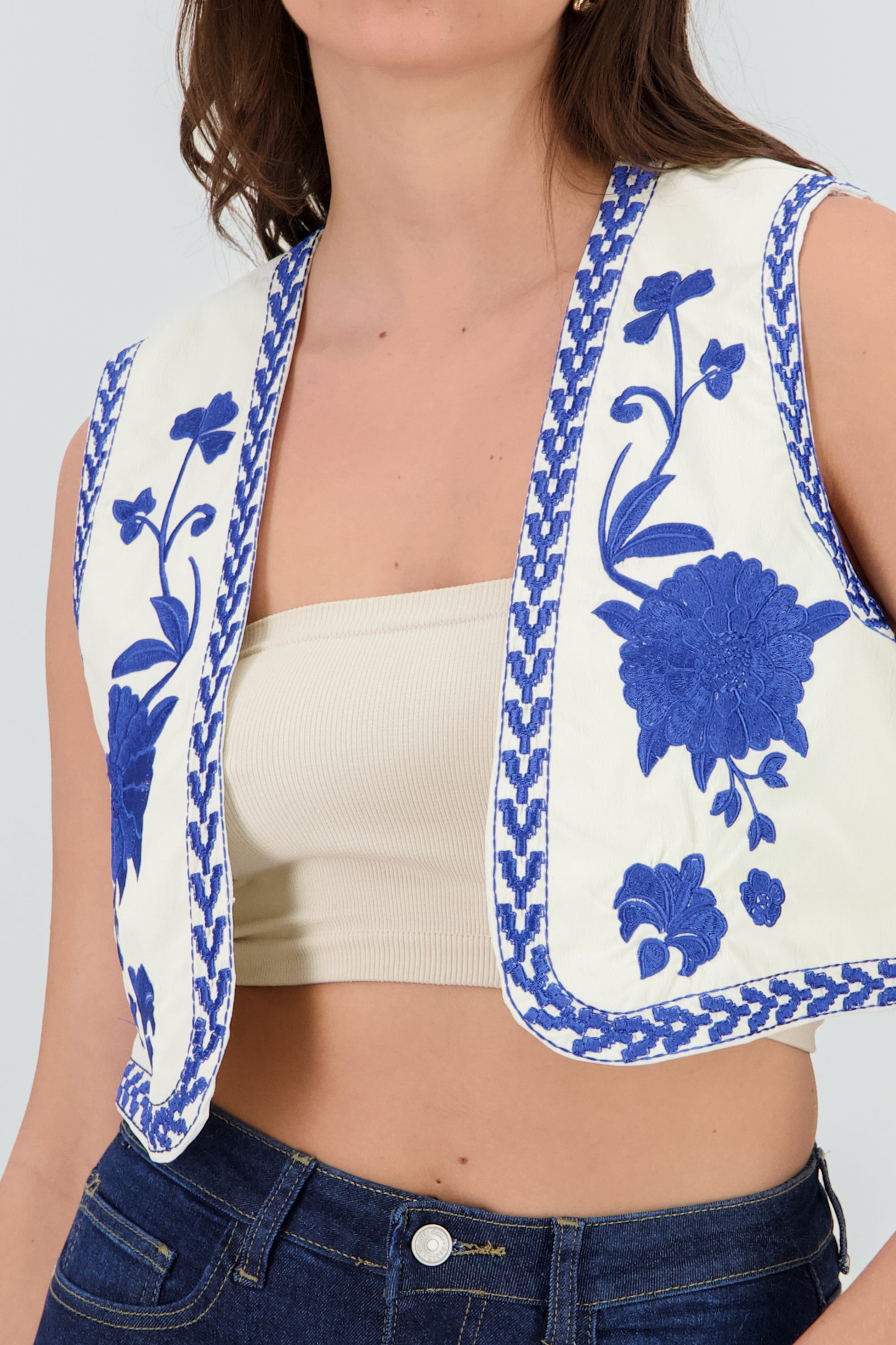 Chaleco crop detalle bordado AZUL COMBO
