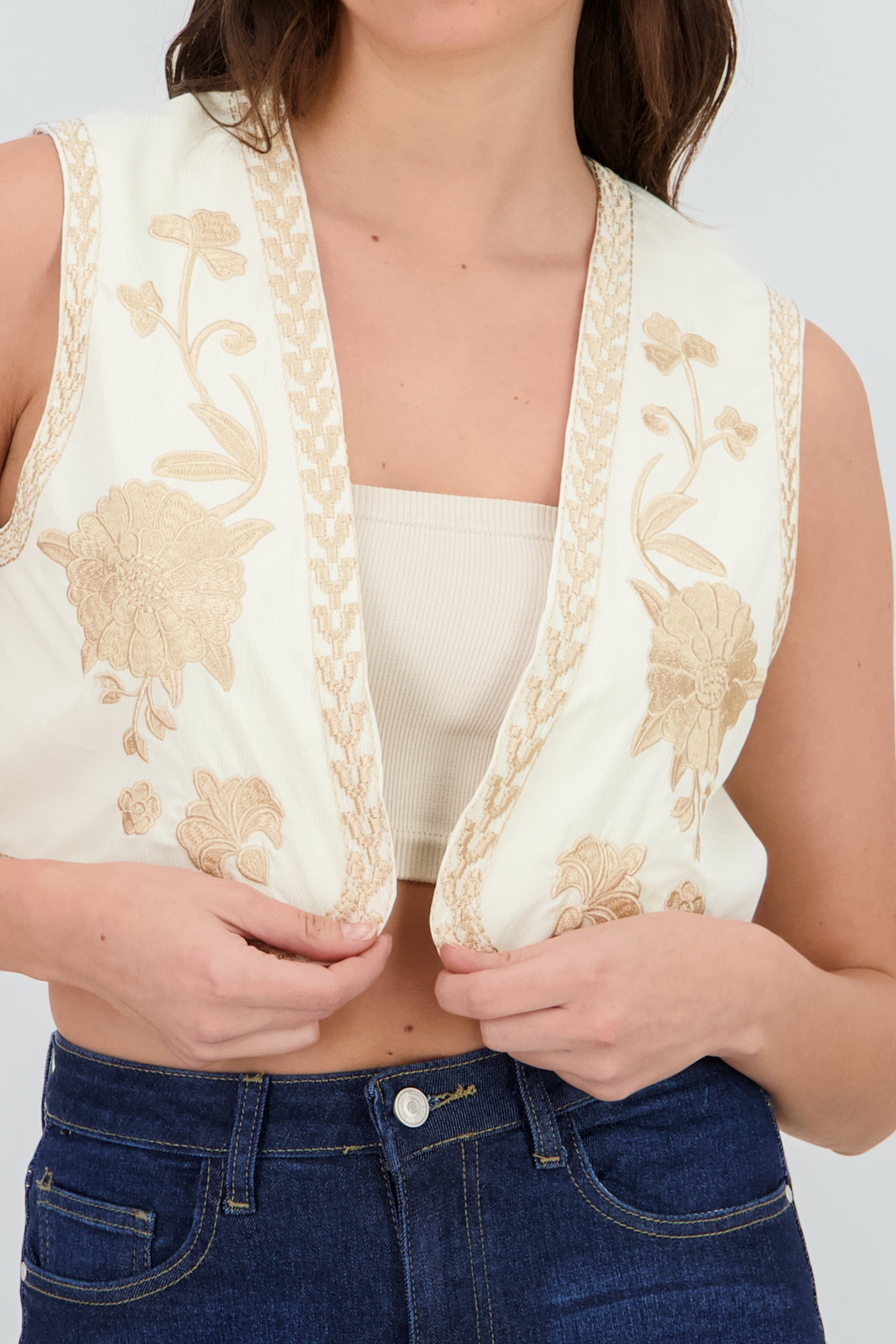 Chaleco crop detalle bordado KHAKI COMBO