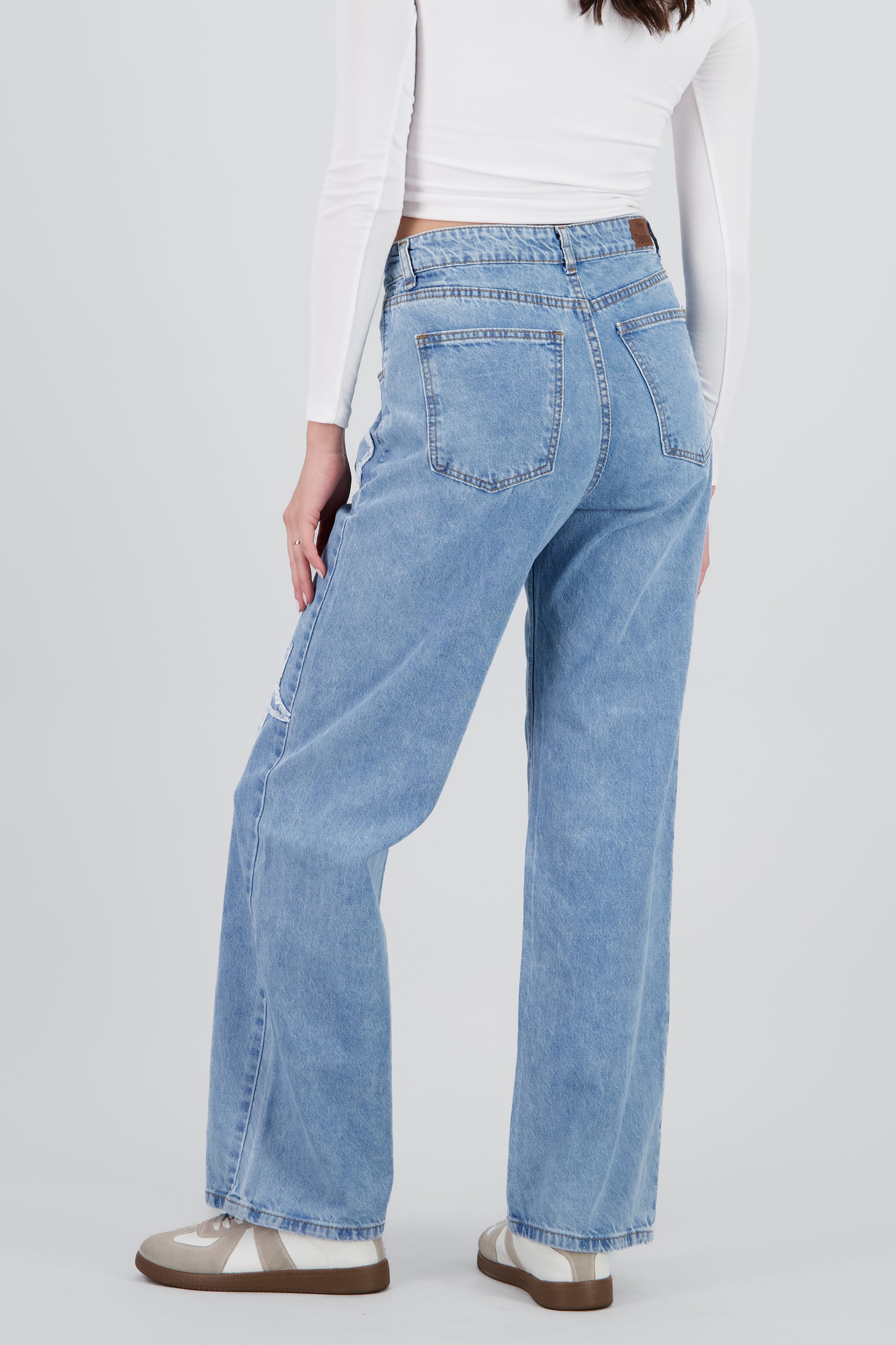 Jeans straight parches LIGHT WASH
