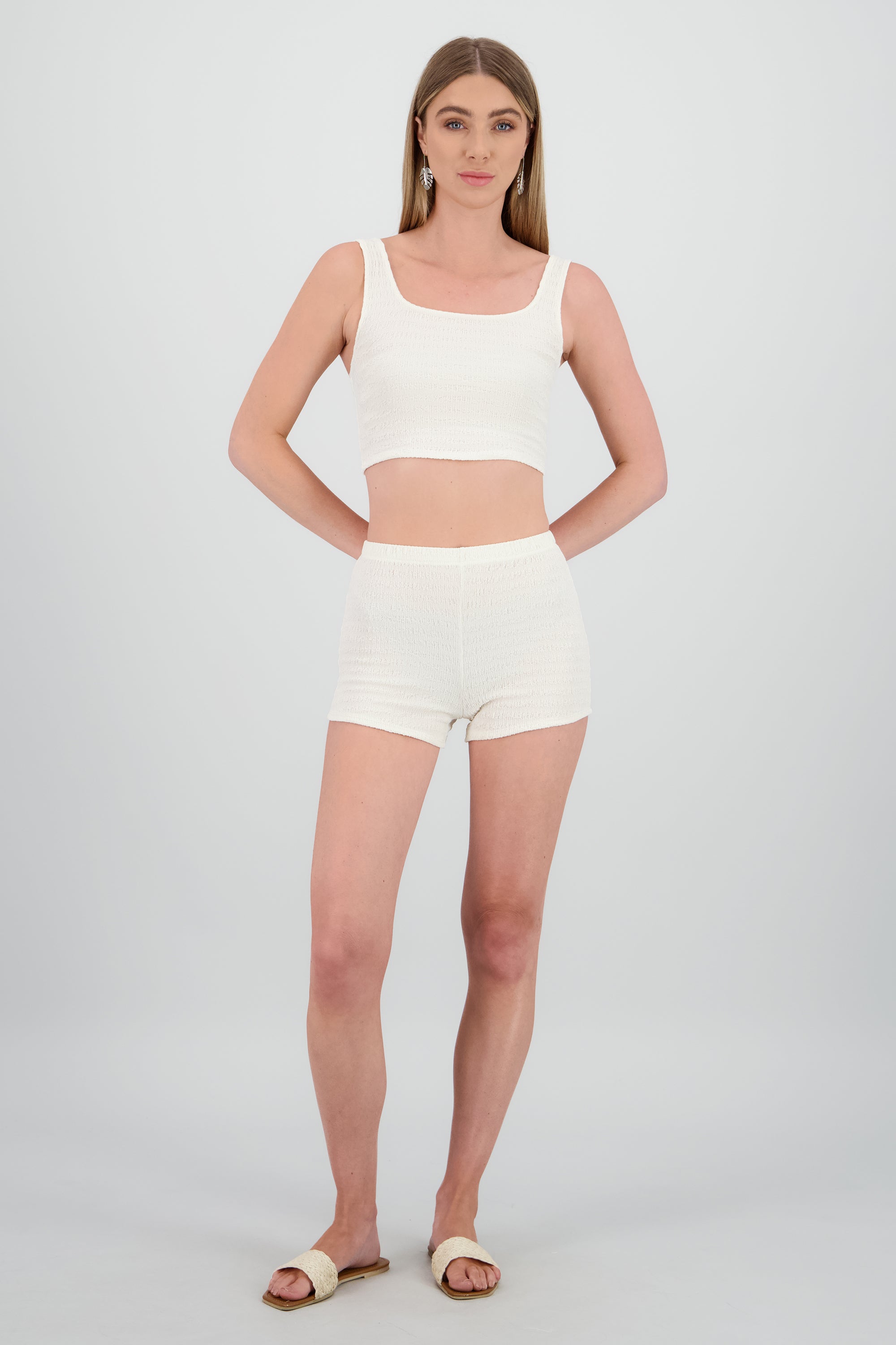 Shorts mini textura CREMA