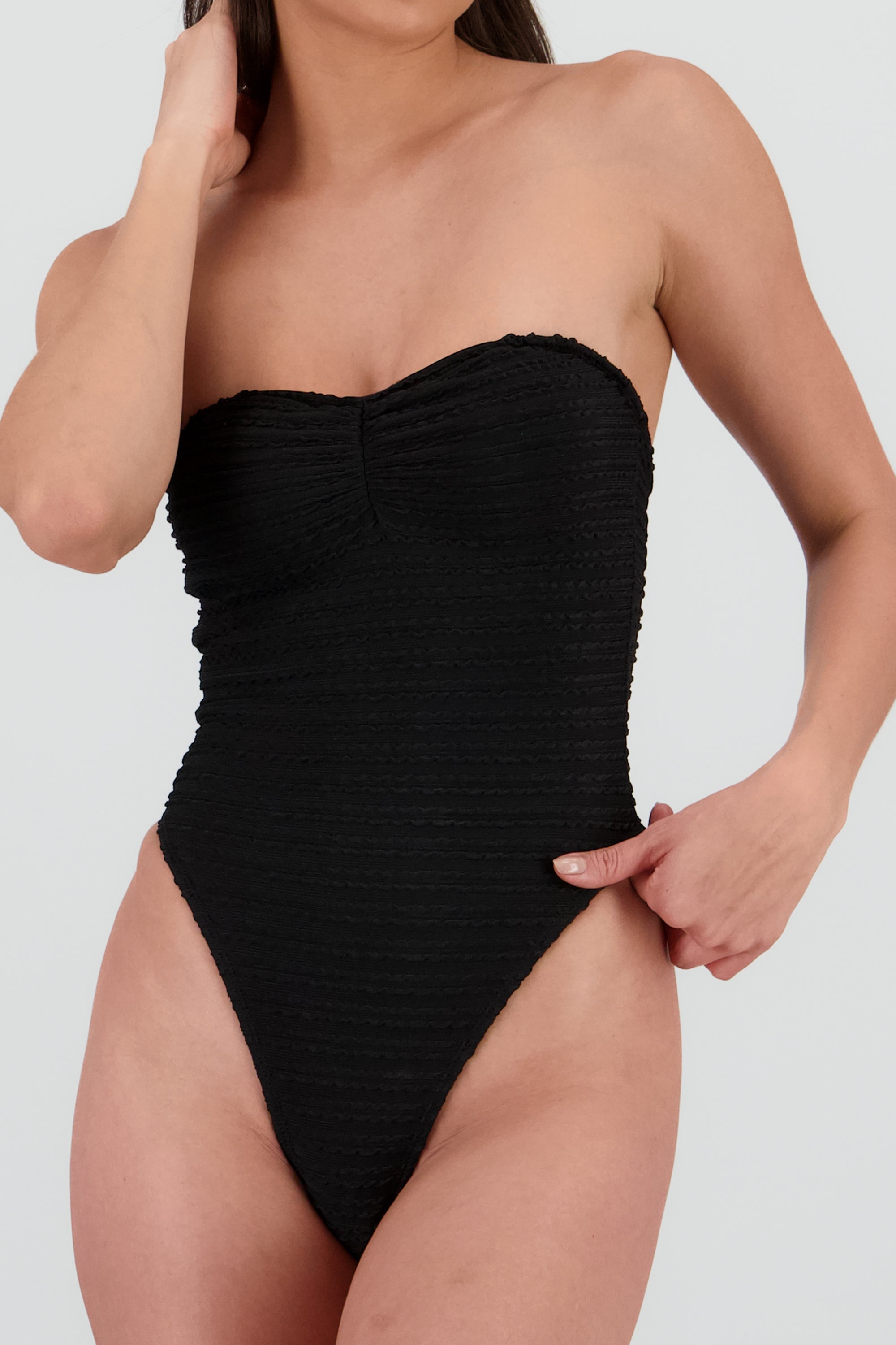 Traje de baño textura strapless NEGRO