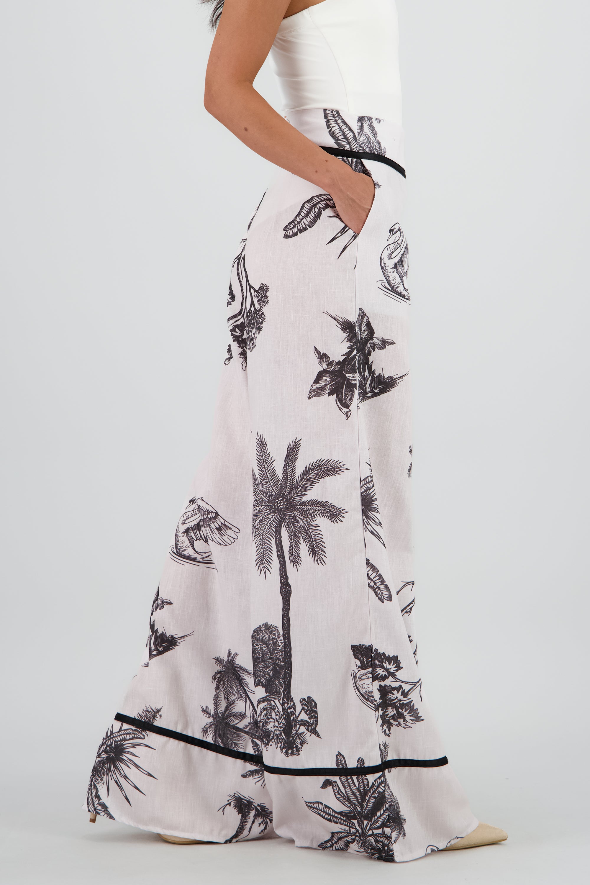 Pantalon estampado tropical NEGRO COMBO