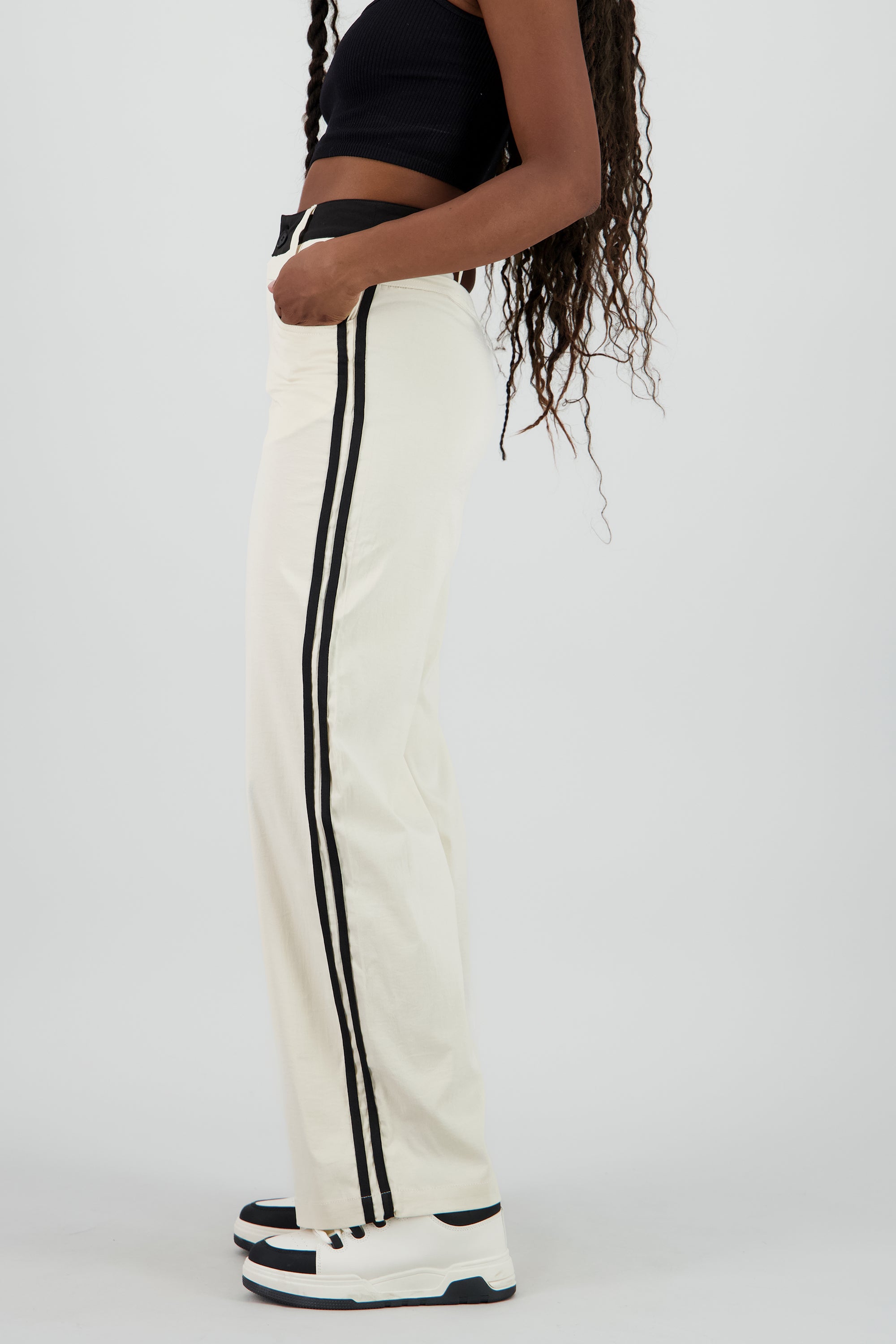 Pantalon fluido detalle contraste franja BEIGE