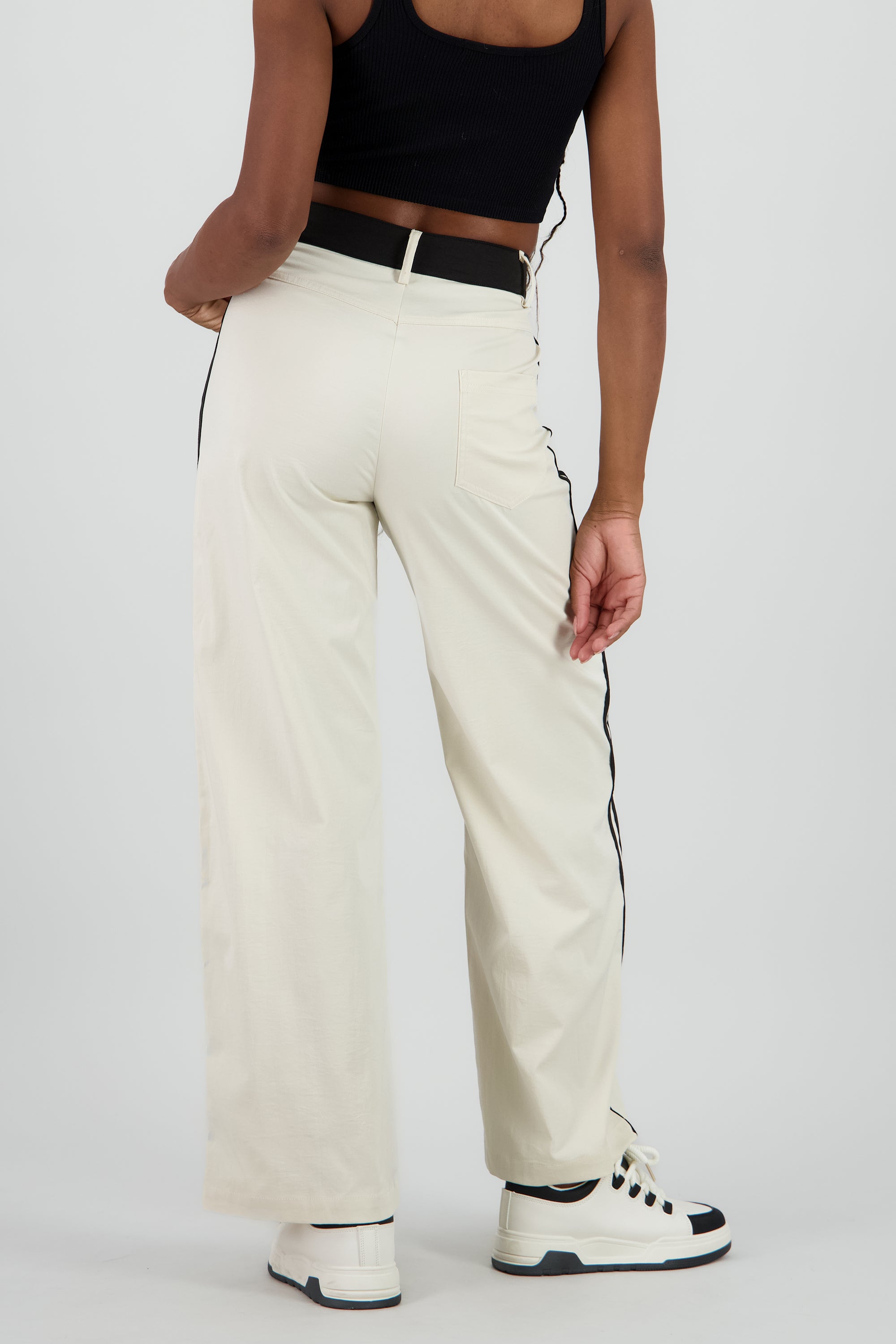 Pantalon fluido detalle contraste franja BEIGE