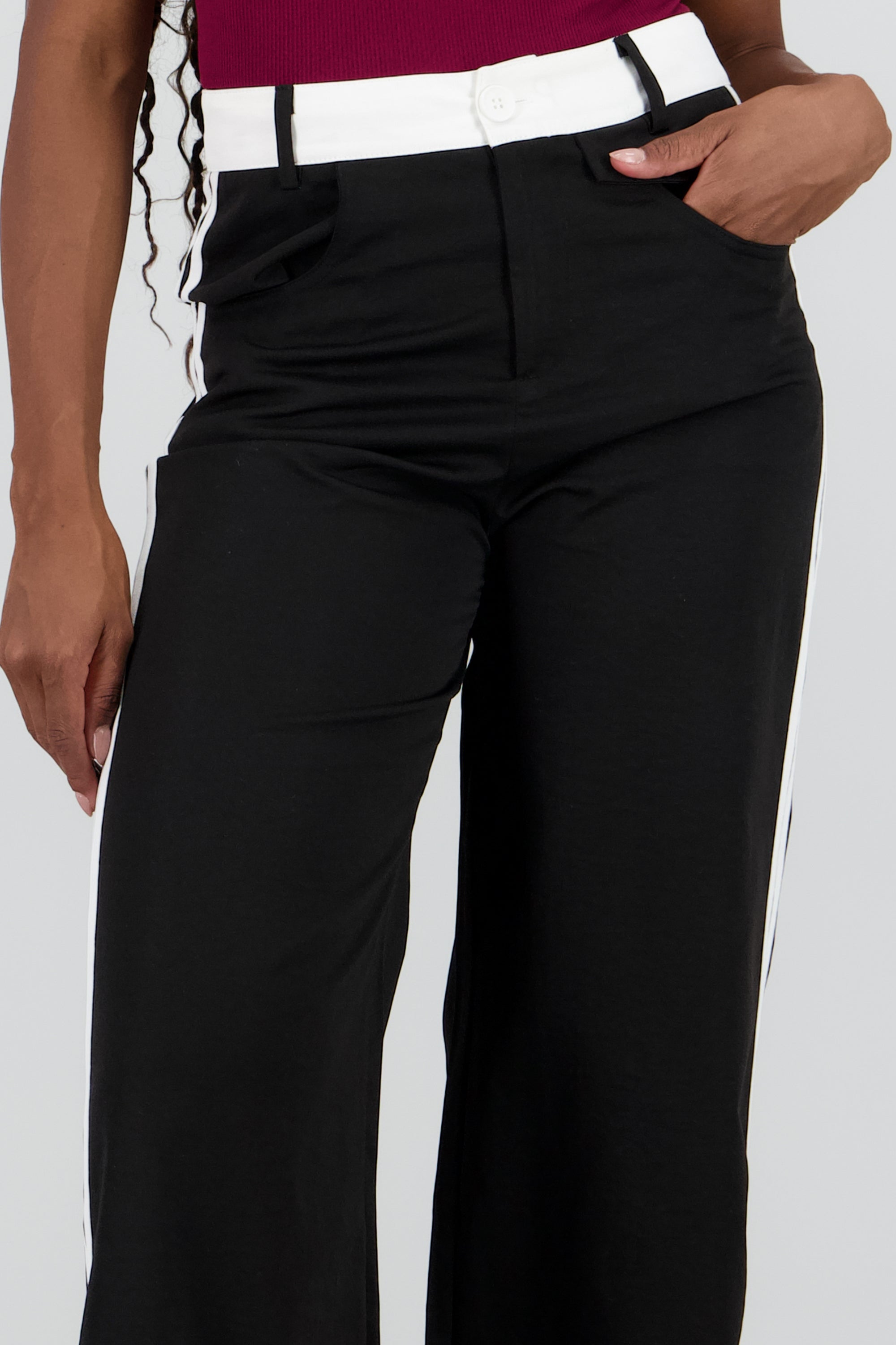 Pantalon fluido detalle contraste franja NEGRO