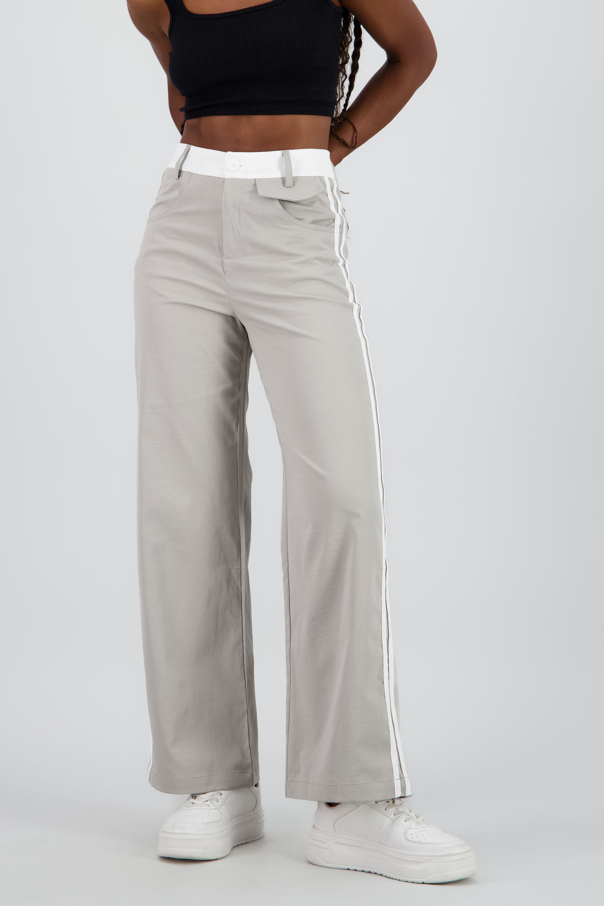 Pantalon fluido detalle contraste franja GRIS