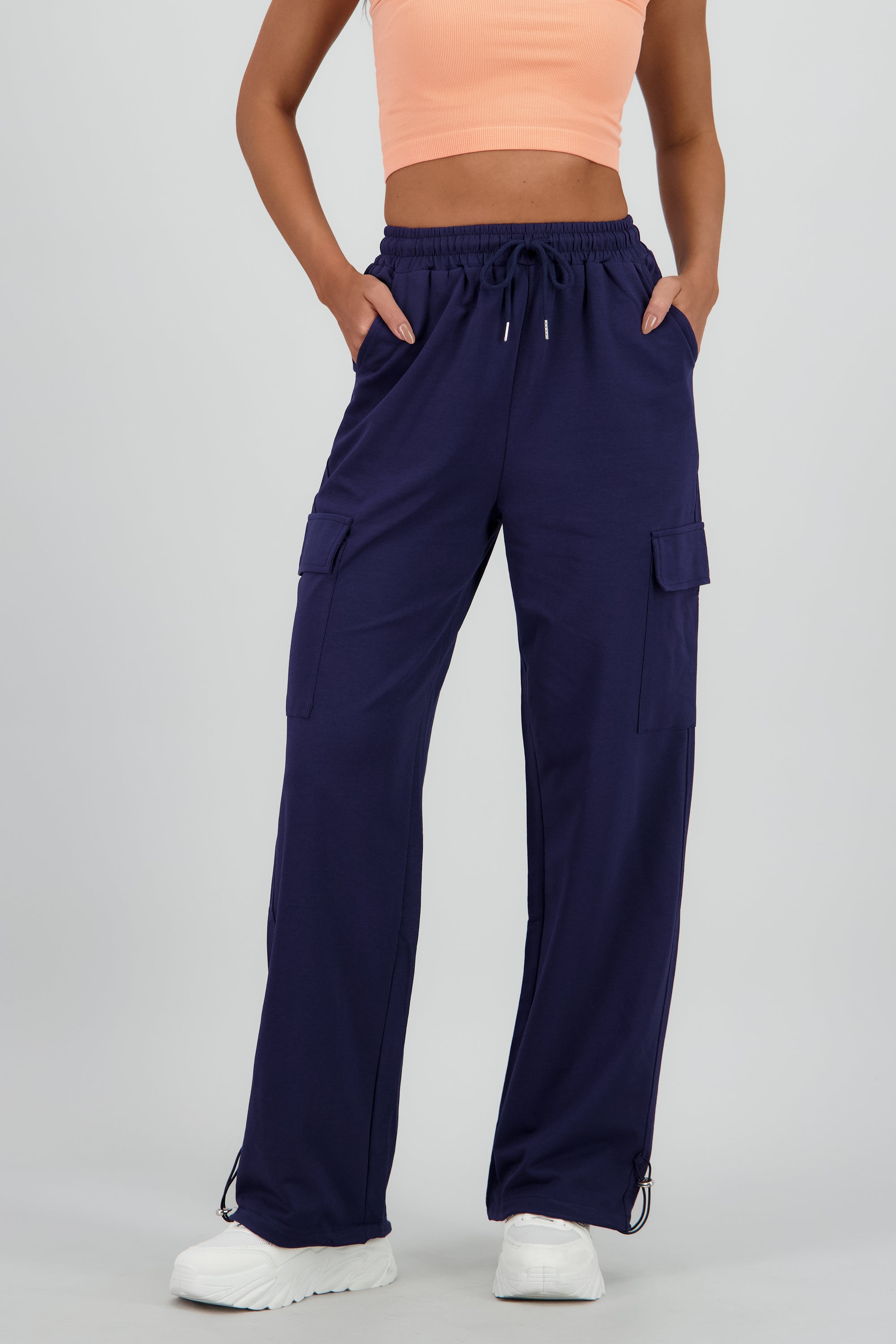 Pantalon amplio detalle franja 
