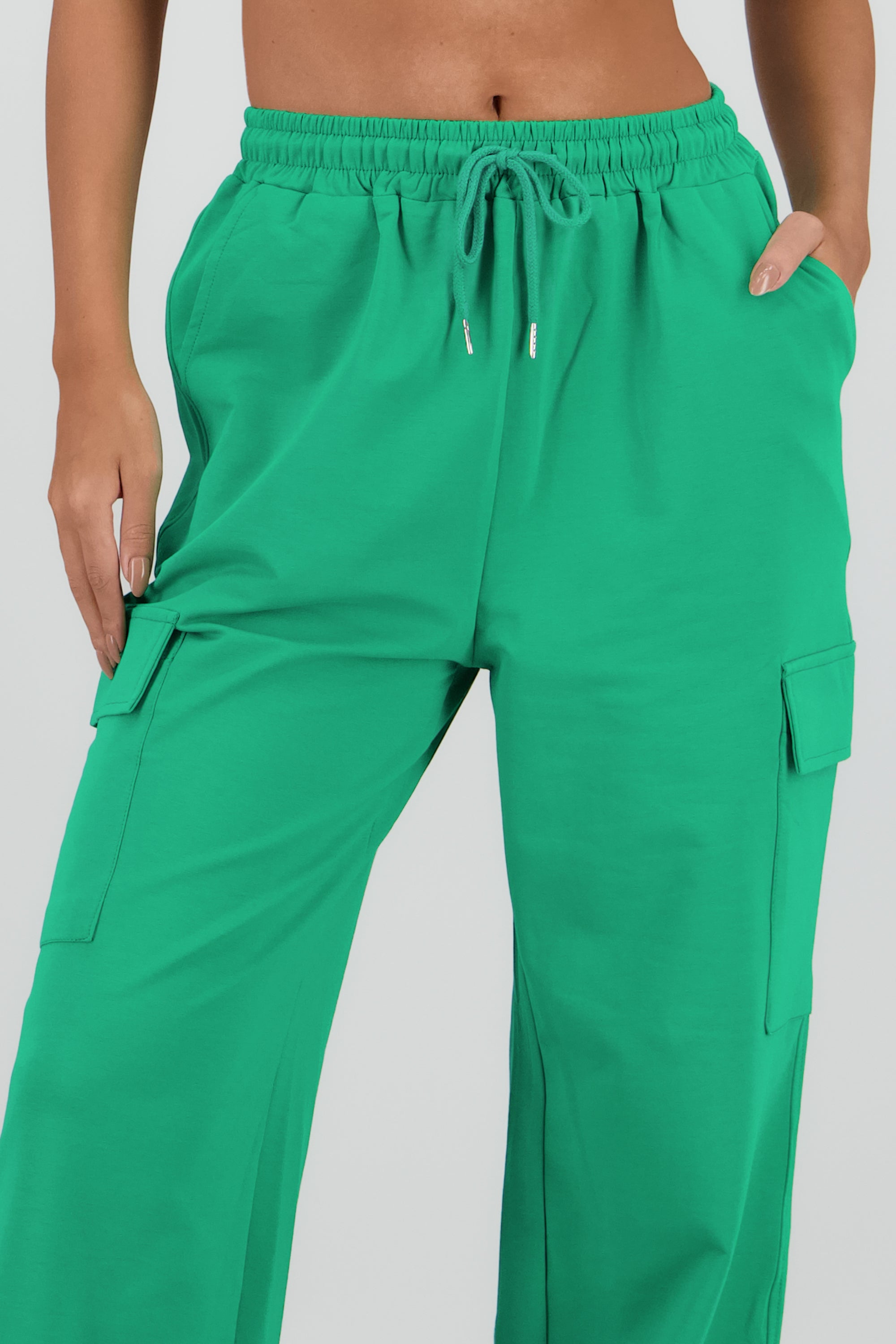 Pantalon amplio detalle franja VERDE