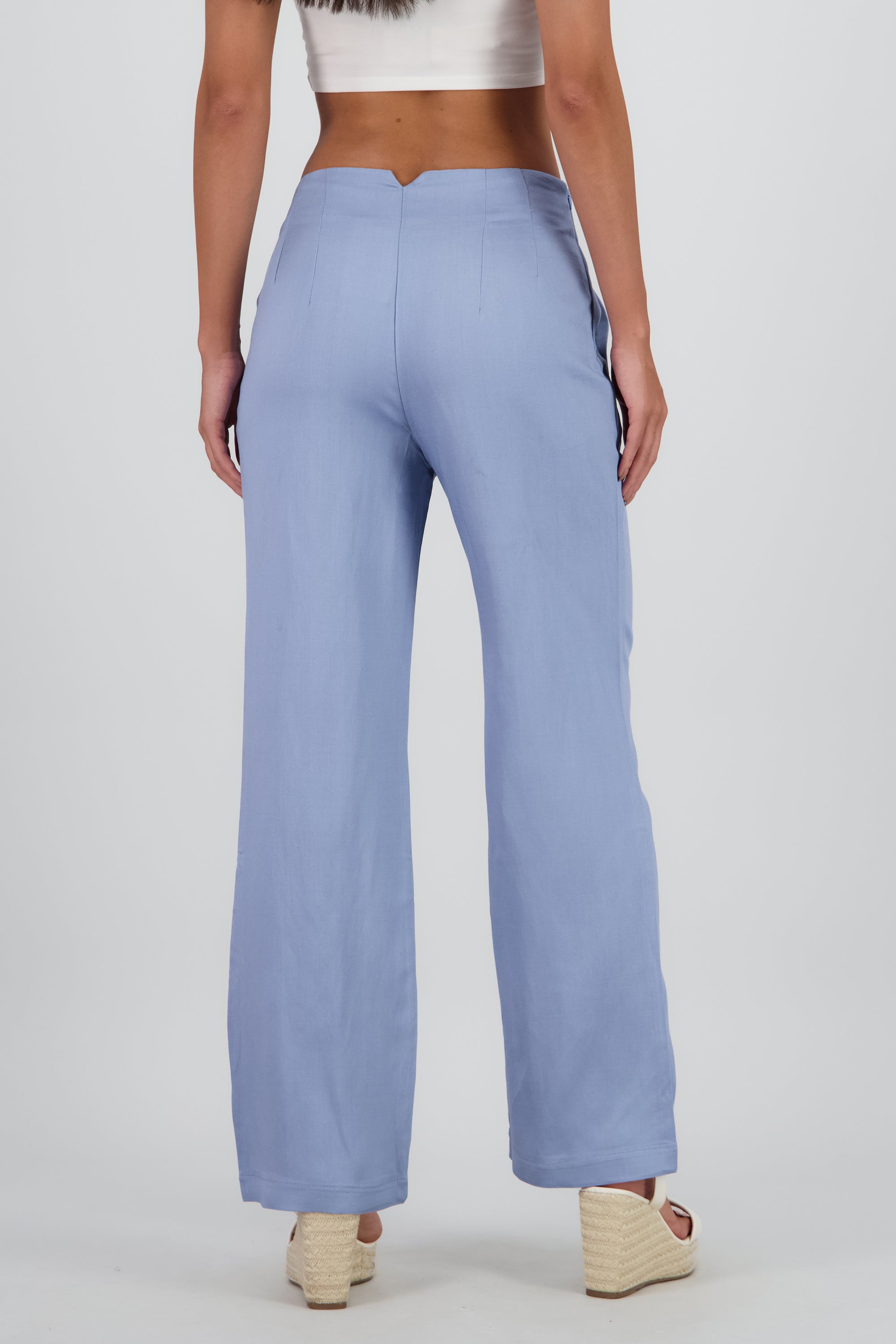 Pantalon fluido detalle pinzas AZUL