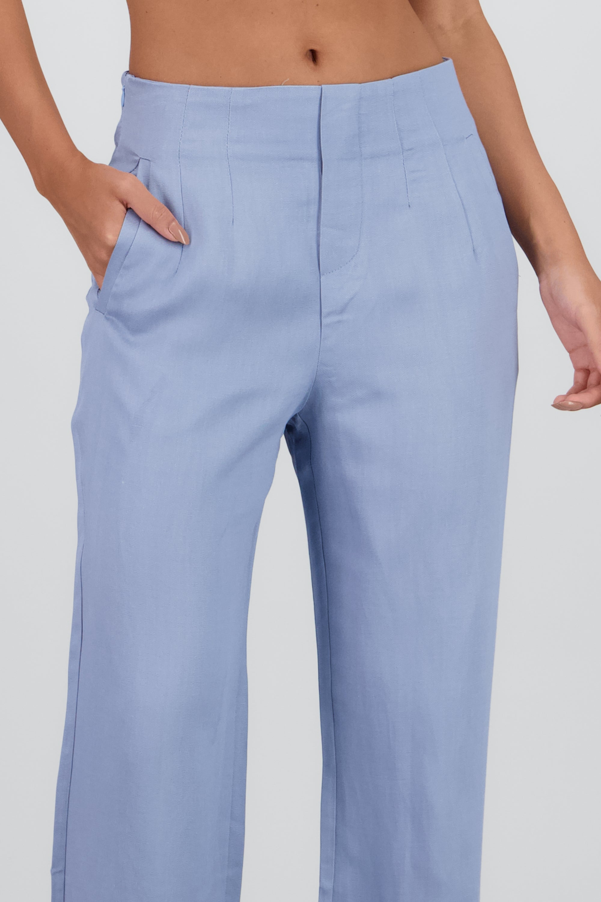 Pantalon fluido detalle pinzas AZUL