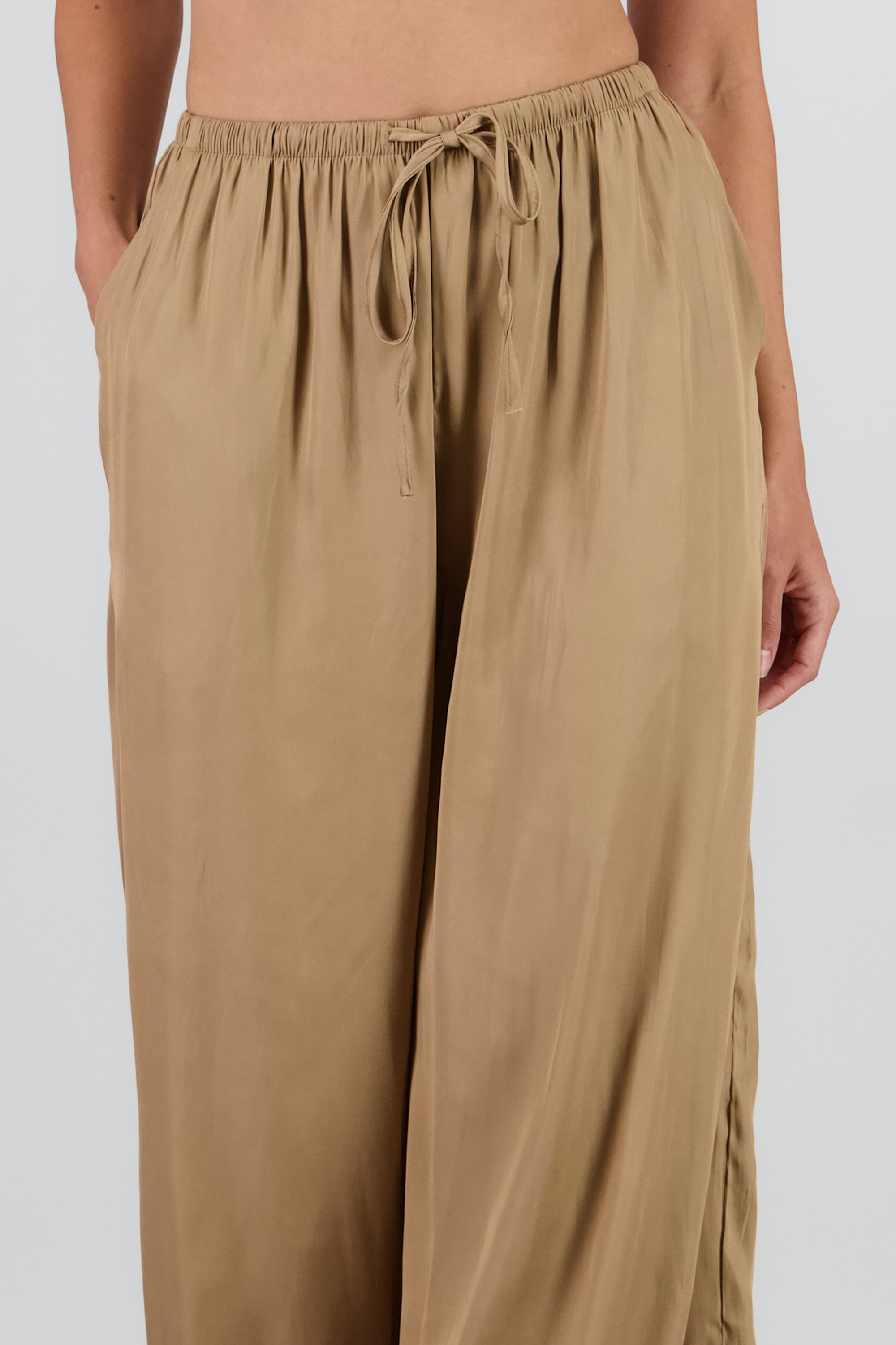 Pantalon fluido detalle jareta BEIGE