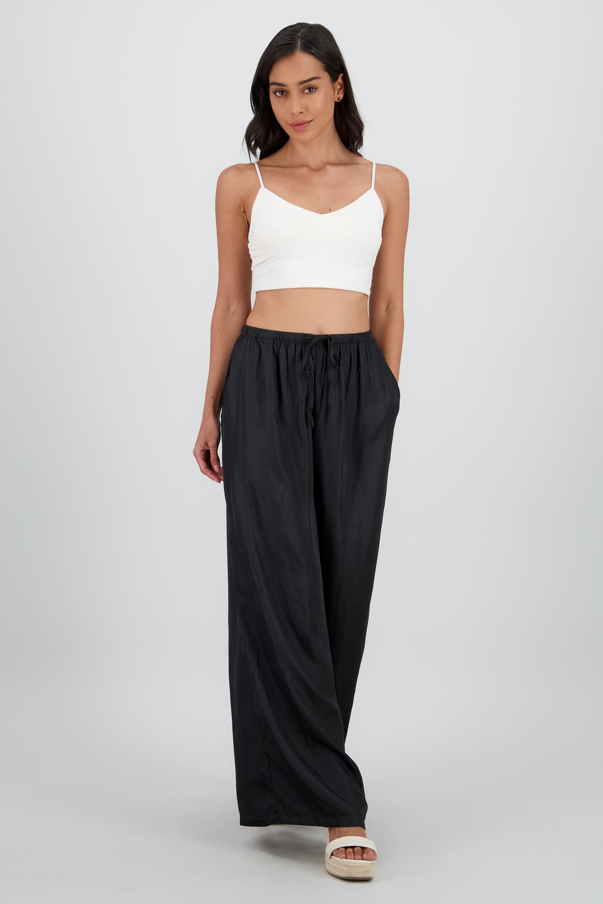Pantalon fluido detalle jareta NEGRO