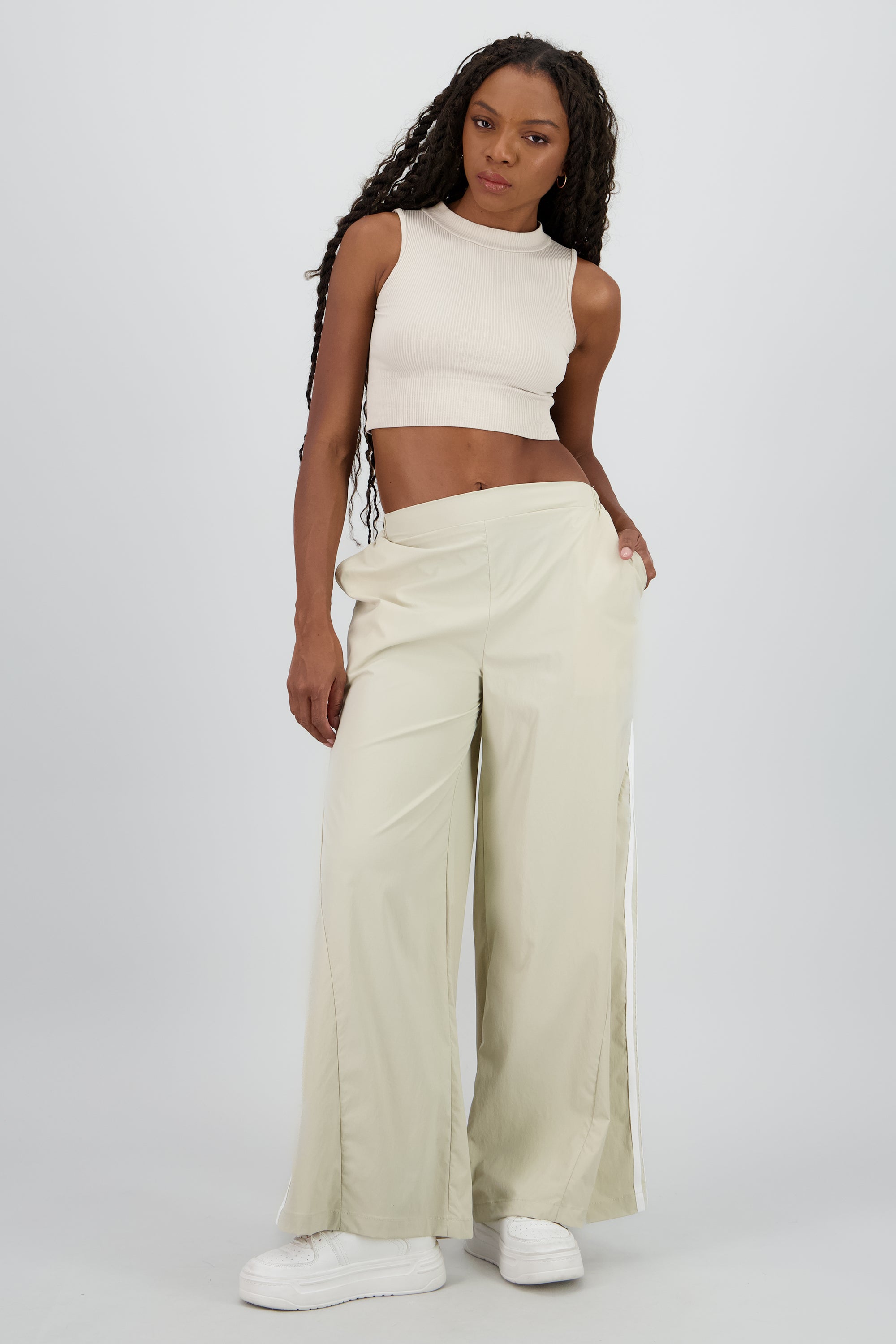 Pantalon amplio detalle franjas contraste BEIGE
