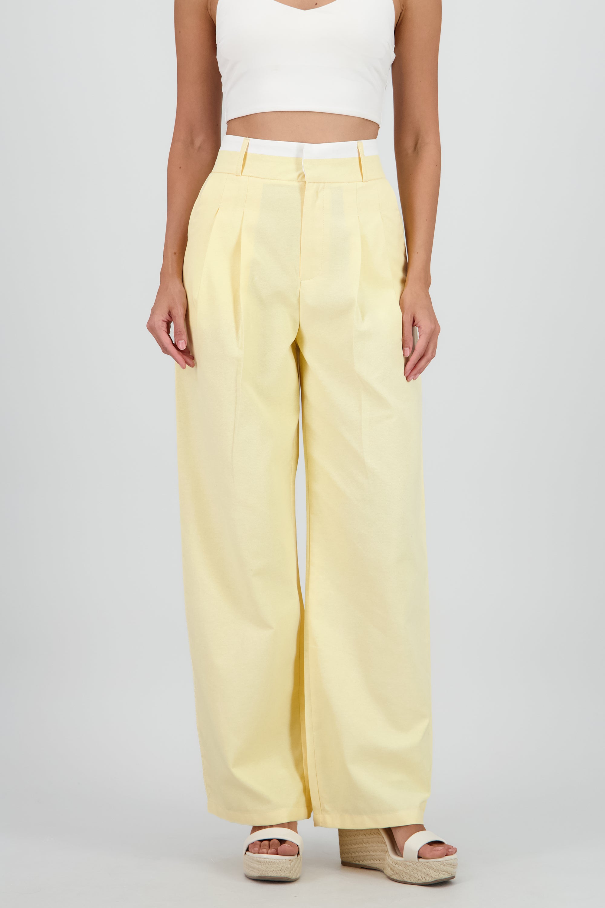 Pantalon recto detalle contraste pretina AMARILLO