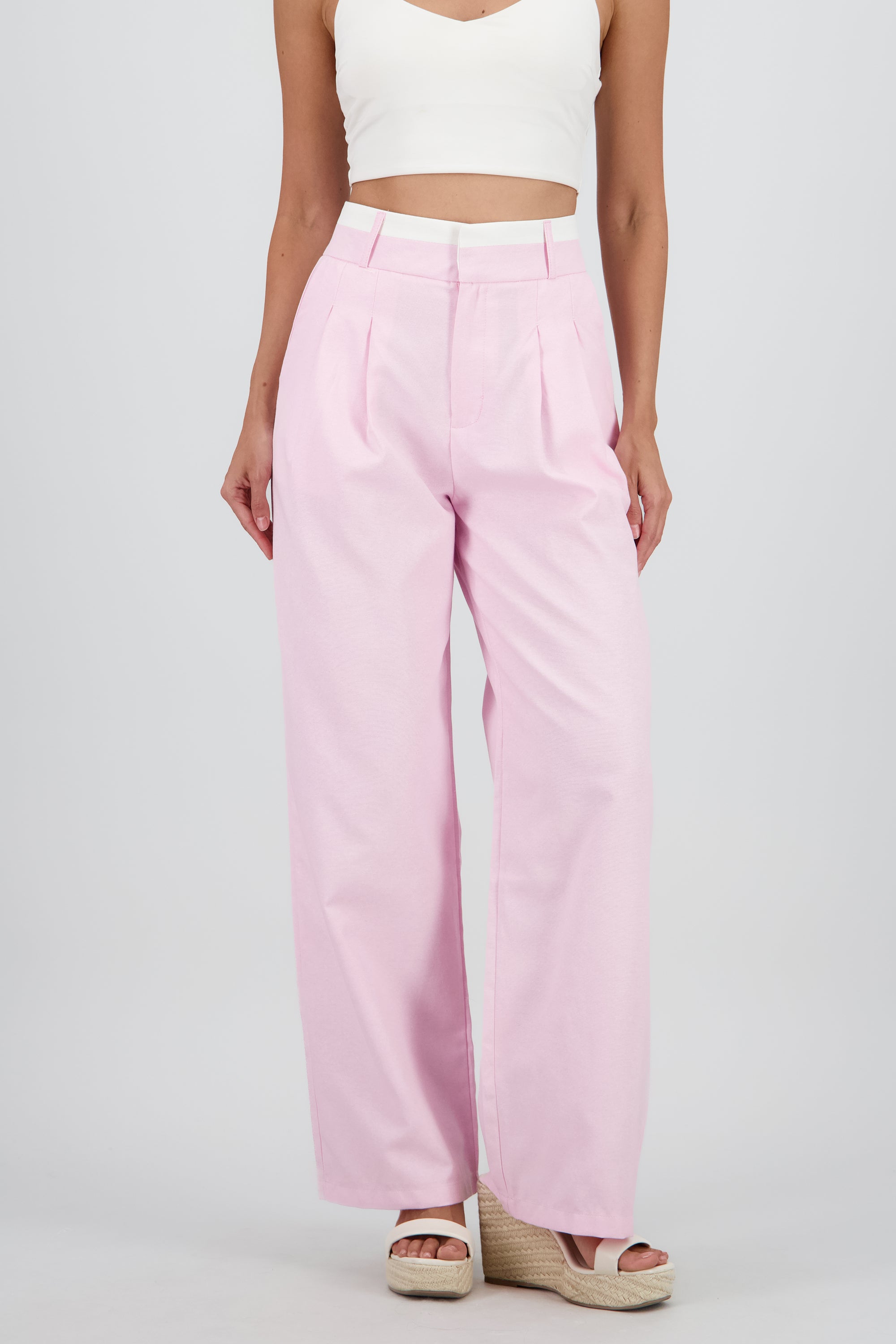 Pantalon recto detalle contraste pretina ROSA