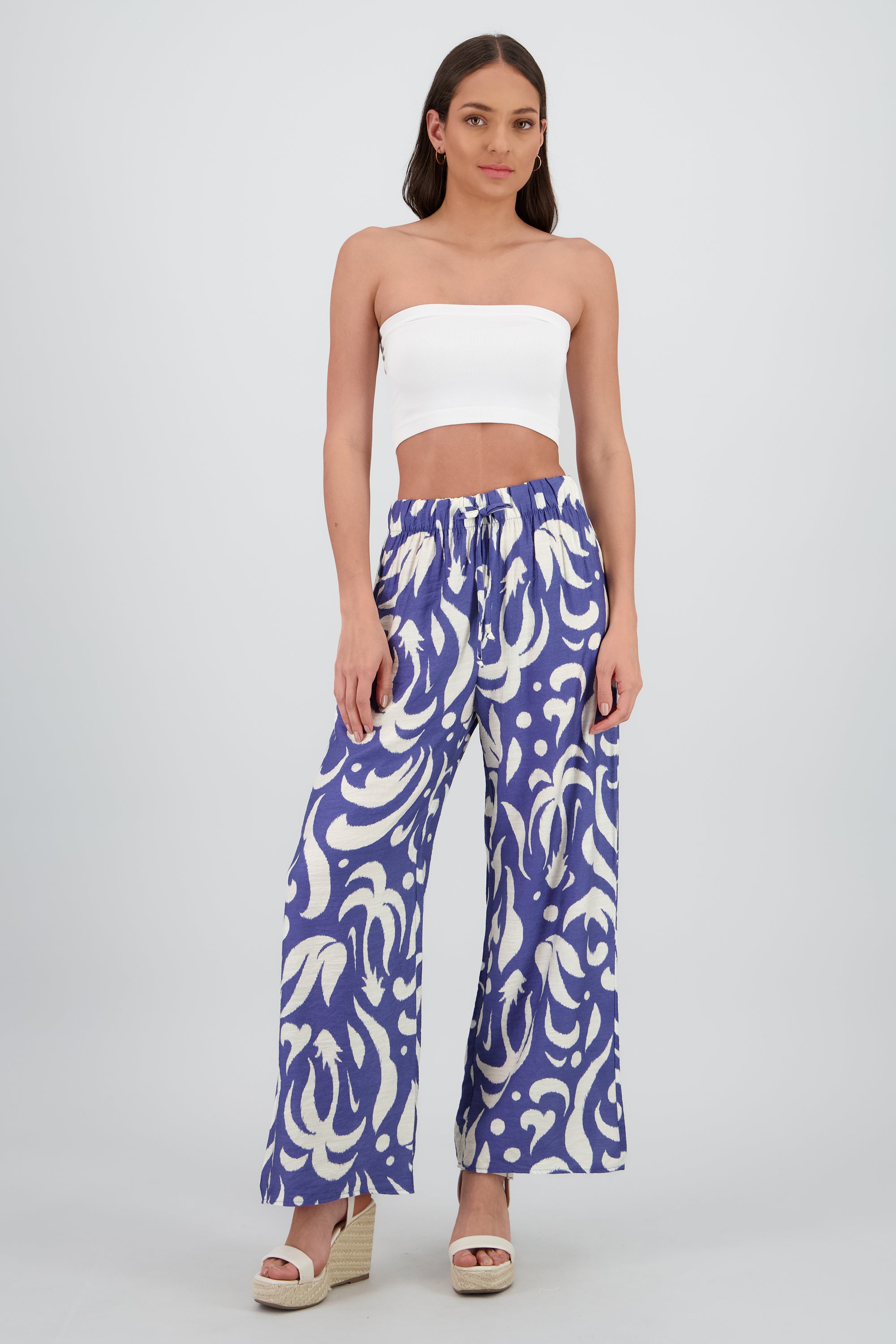 Pantalon amplio detalle resorte jareta AZUL COMBO