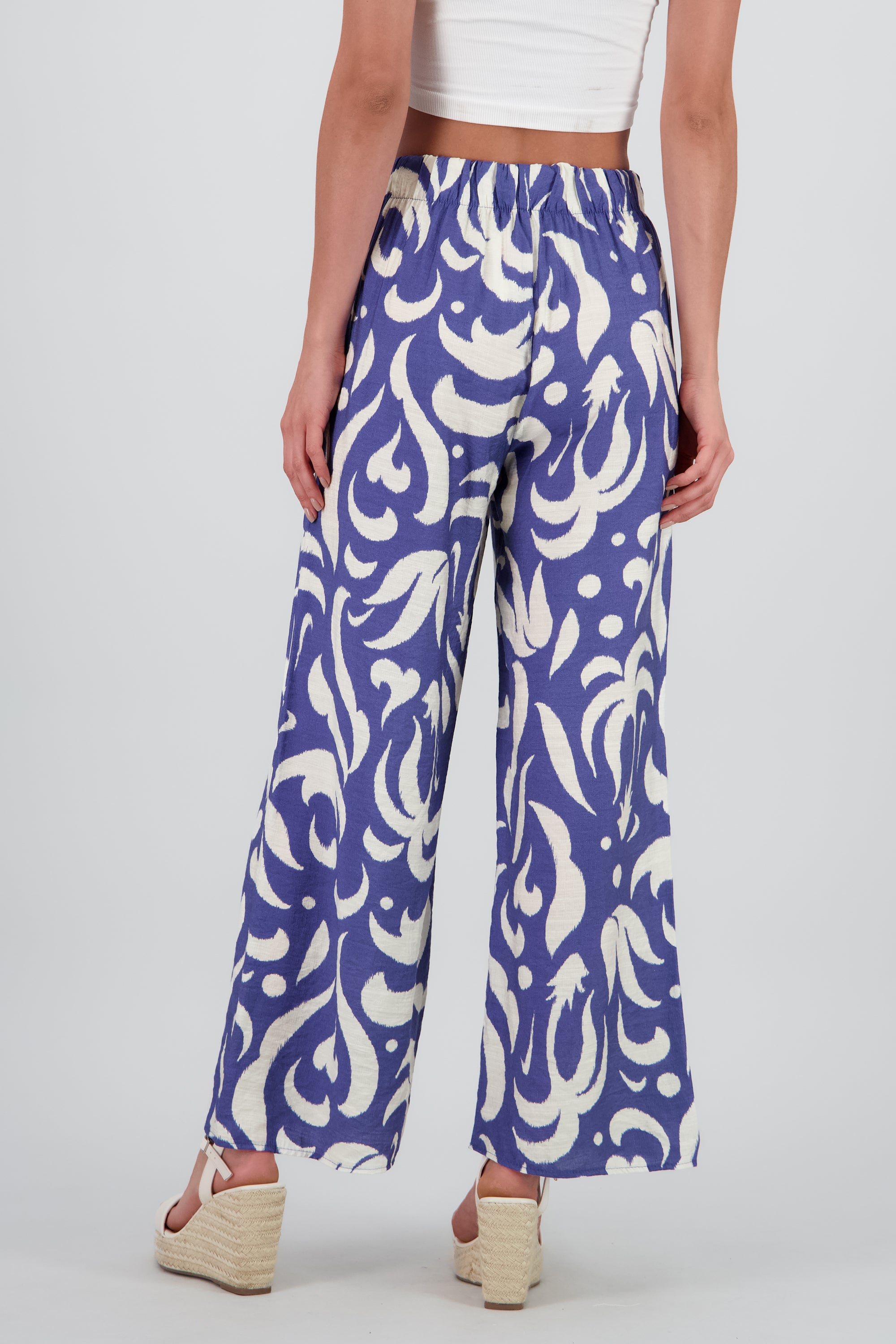 Pantalon amplio detalle resorte jareta AZUL COMBO